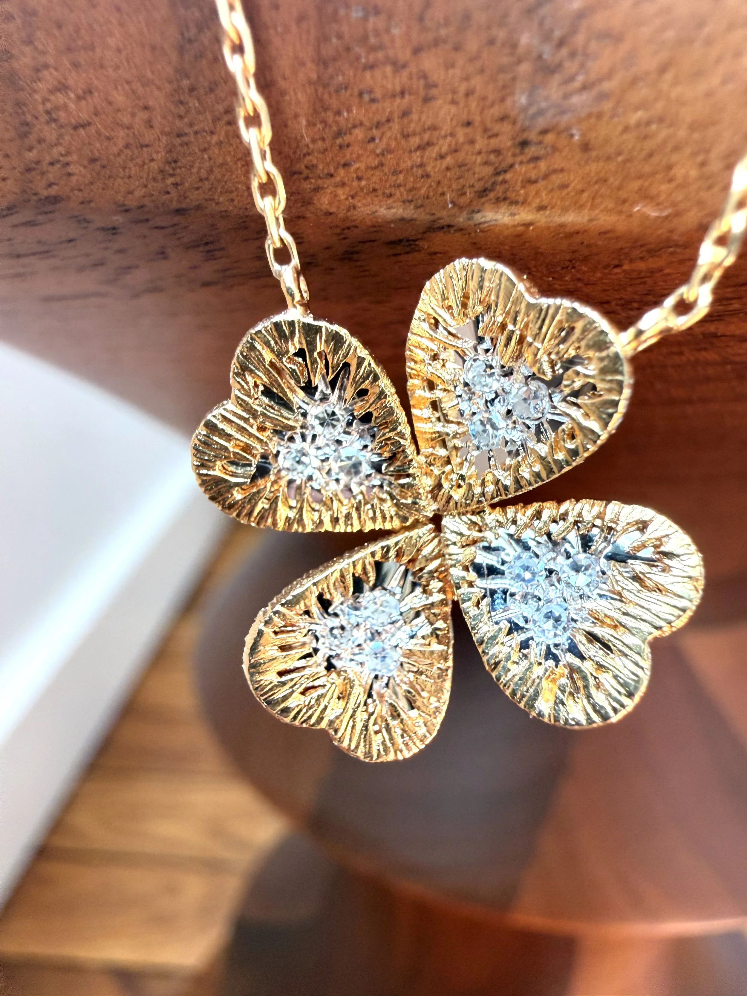ADR3155-pendentif-trefle-collier-or-jaune-platine-diamants3.jpeg