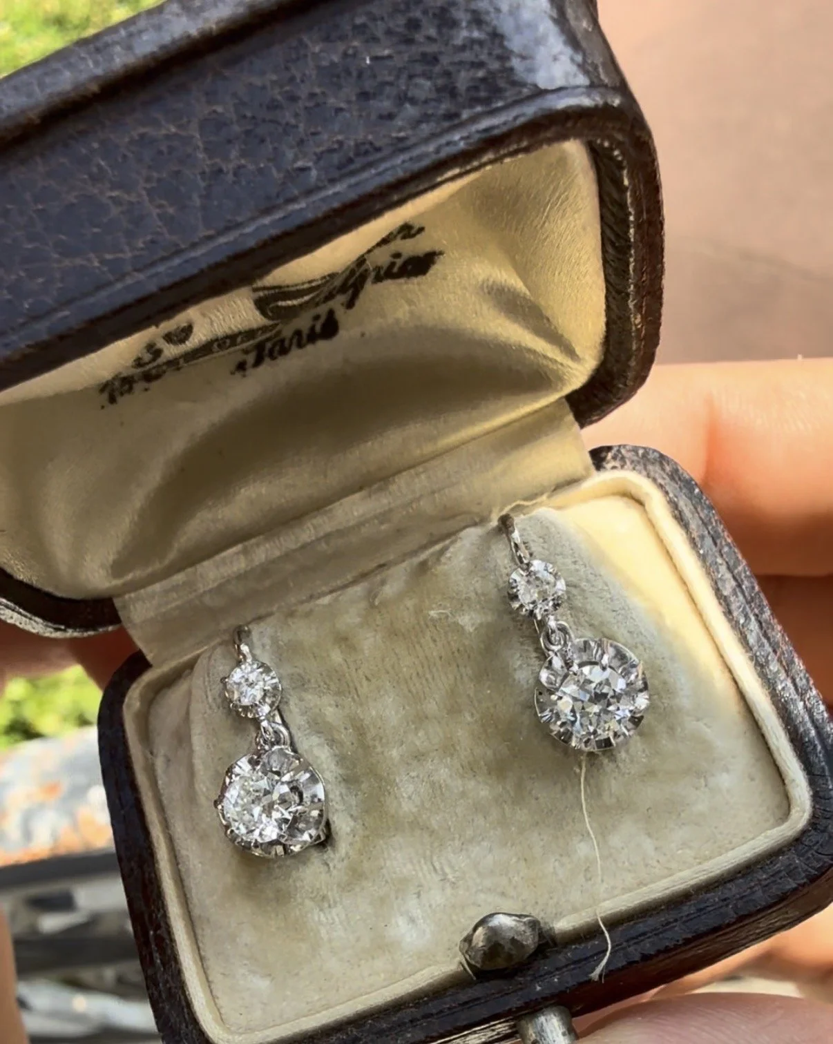 ADR3111-dormeuses-diamants-or-blanc-platine-earrings2.jpg