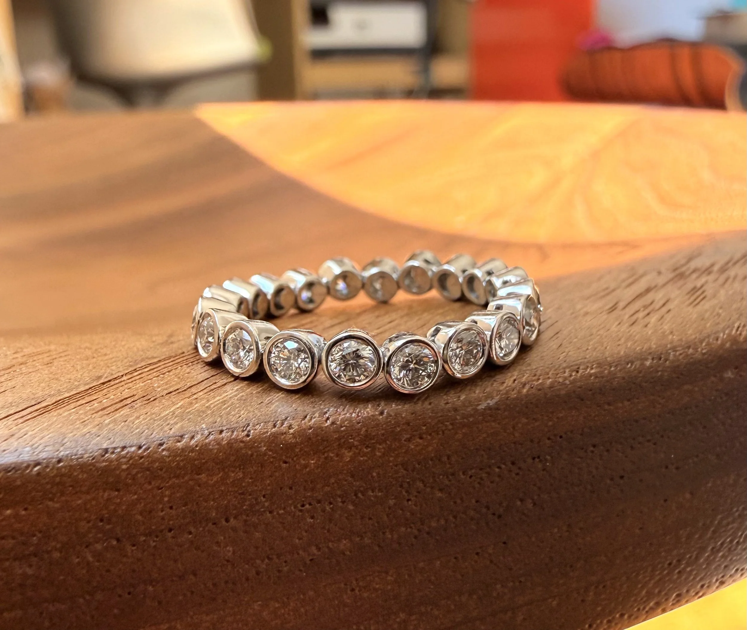 ADR3045-de-Beers-bague-mobile-diamants-alliance-diamonds-ring12.jpeg