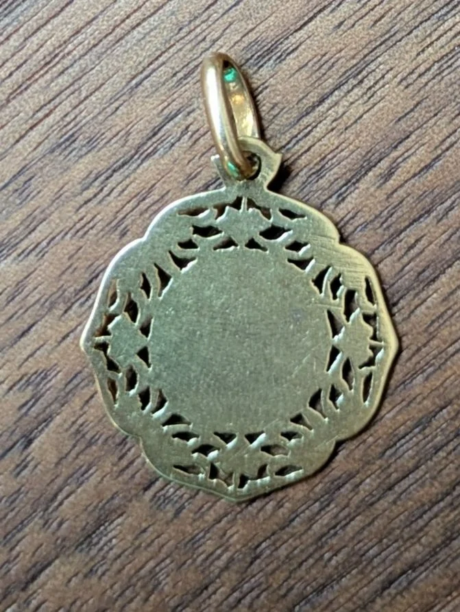 ADR2549-medaille-or-jaune-ronde-vierge-marie-religion-cadeau-naissance-bapteme-communion-confirmation-anniversaire+%282%29.jpg
