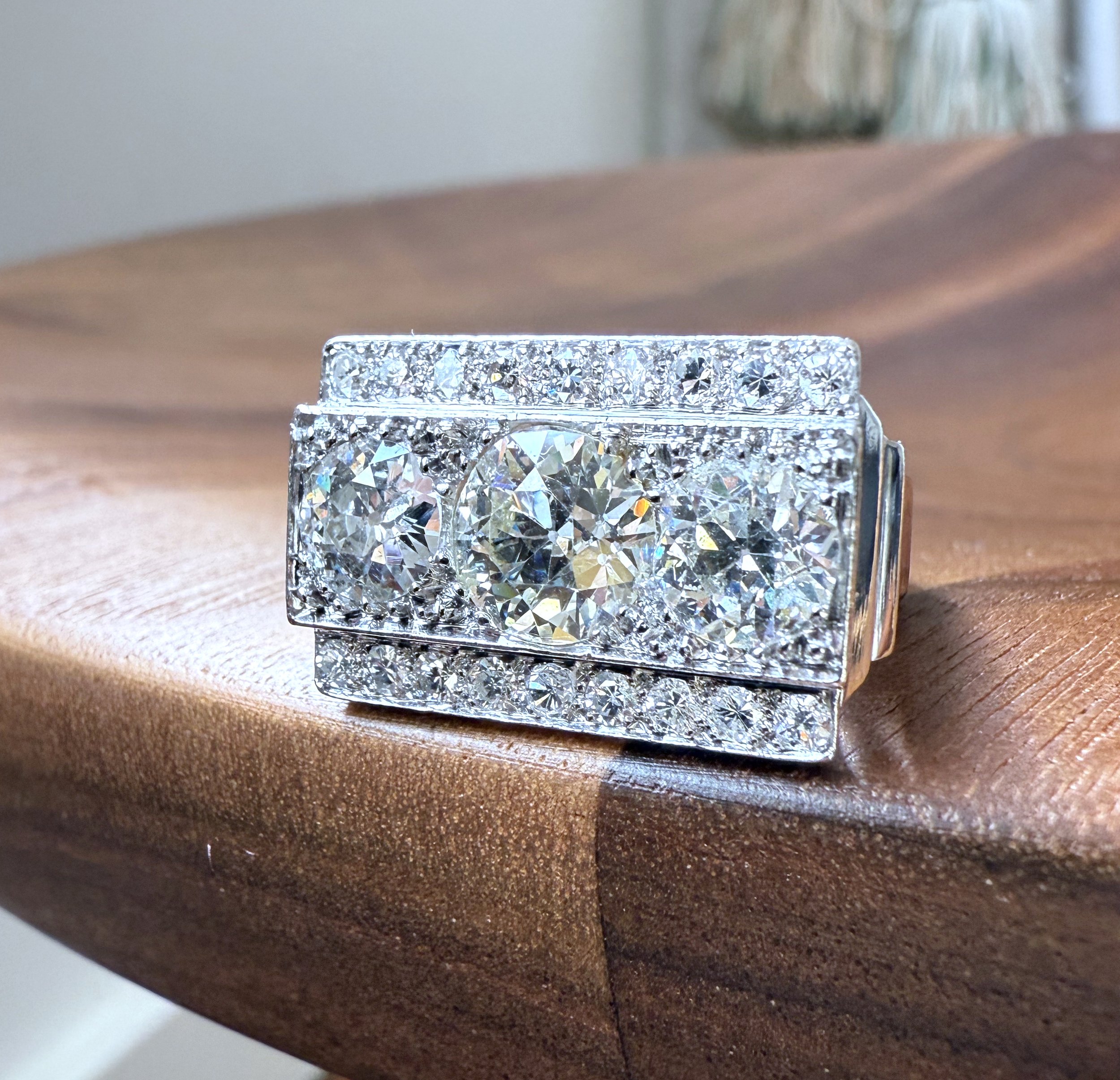 ADR2730-Bague-Tank-platine-diamants-exceptionnelle-unique-rare-estate-jewelry-french-parisian-diamond-ring2.jpeg