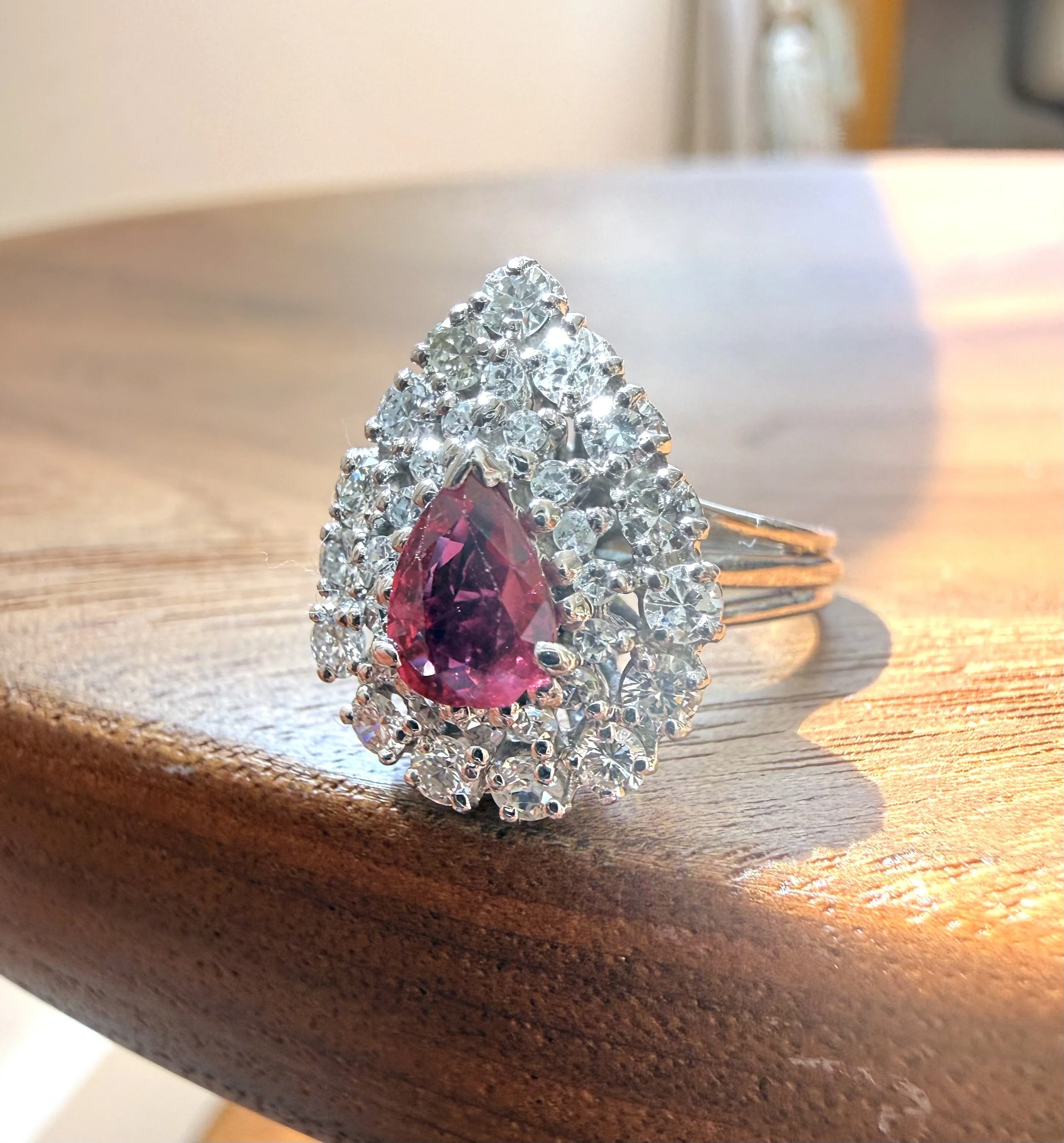 ADR3083-Bague-poire-pear-rubis-ruby-diamants-fiancailles-engaged-mariage-wedding1.jpeg