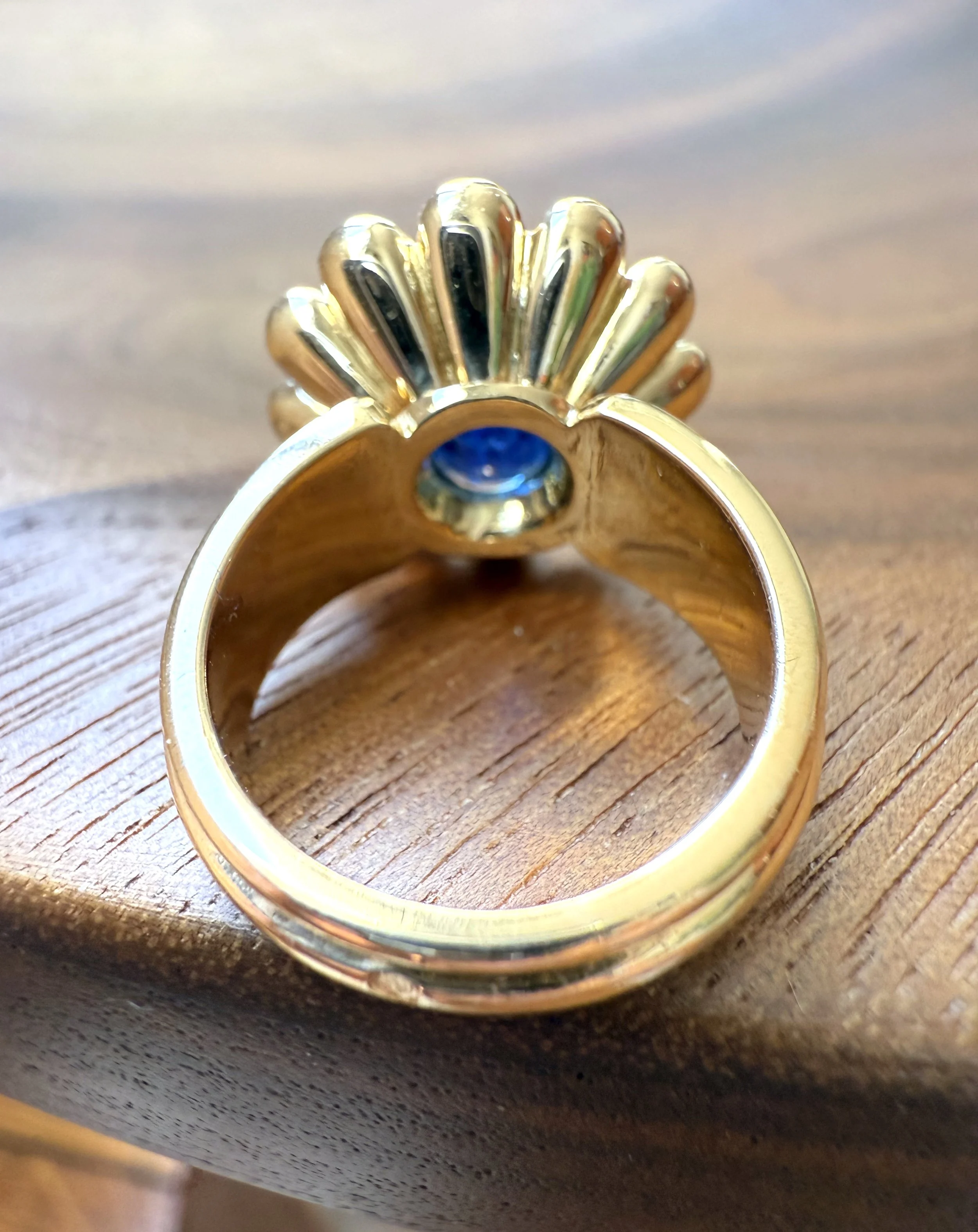ADR2840-bague-or-jaune-saphir-l-agathea-cadeau-naissance-mariage-fiancaille-anniversaire (3).jpeg