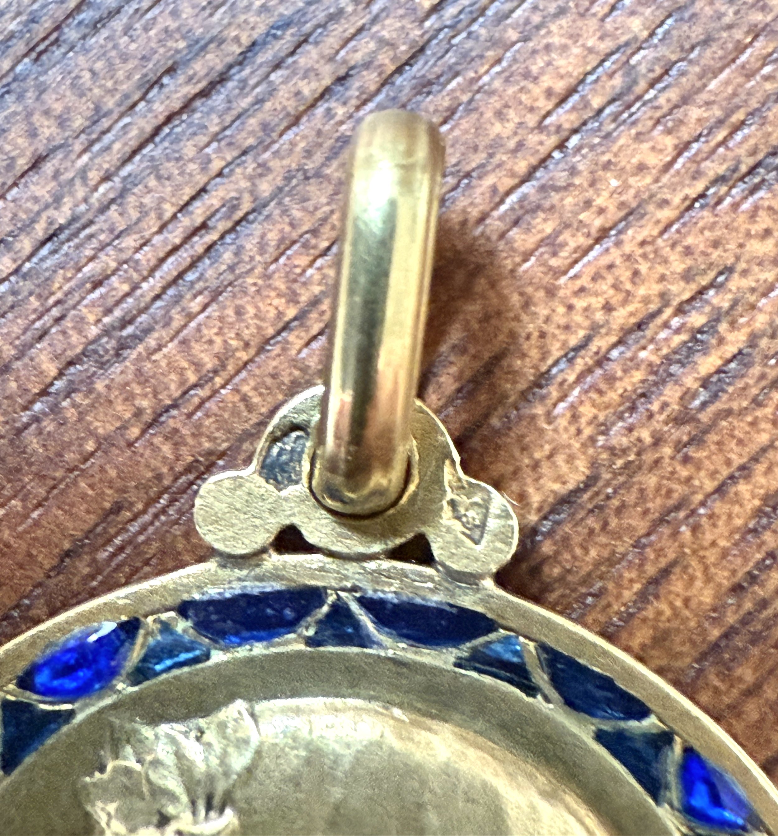 ADR2890-medaille-ancienne-vintage-enamel-emaillée-email-plique-a-jour-cathedrale-vierge-marie-unique4.jpeg