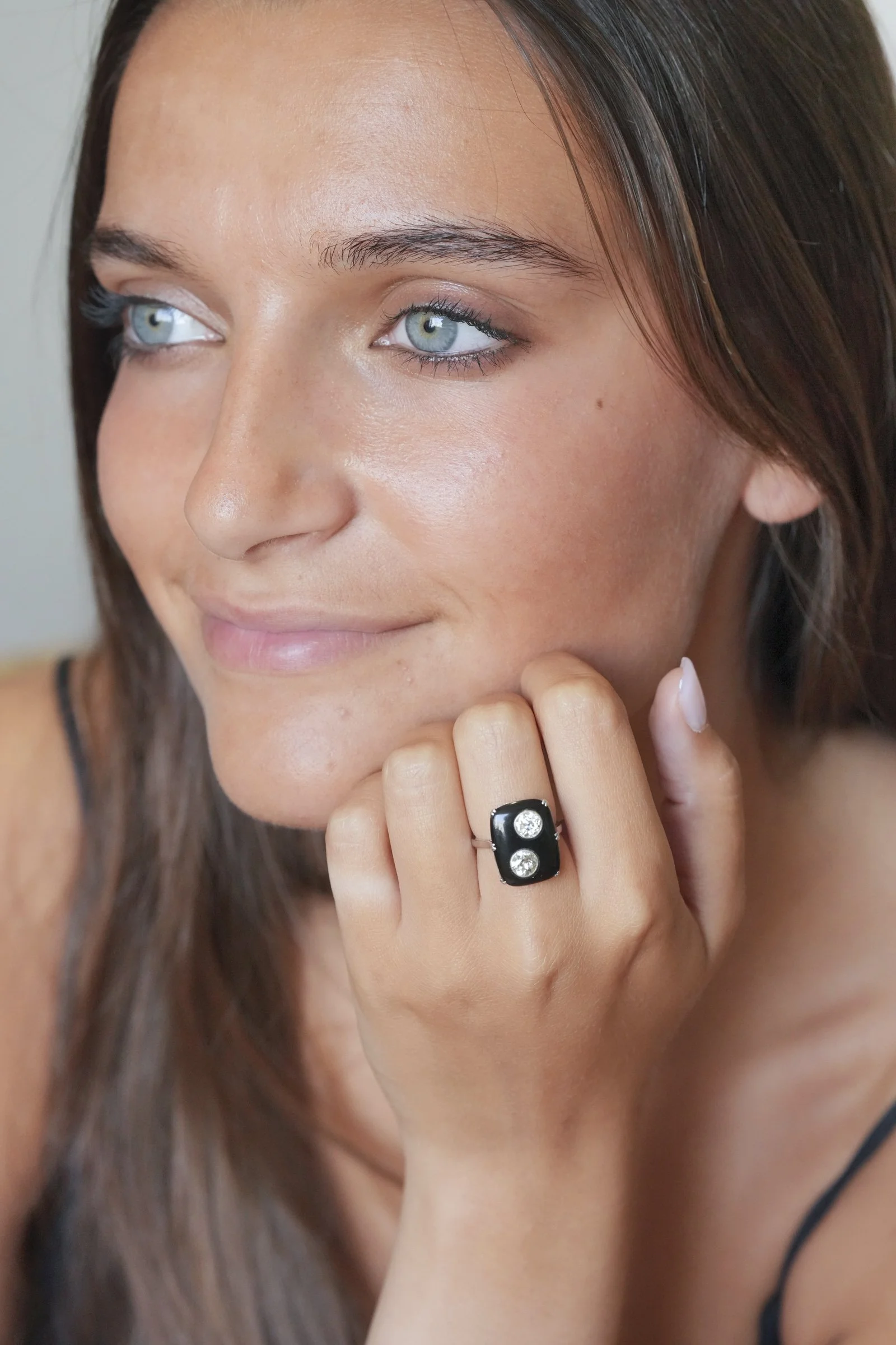 ADR1439-Bague-onyx-diamants-ancienne-mariage-aniversary1.jpg