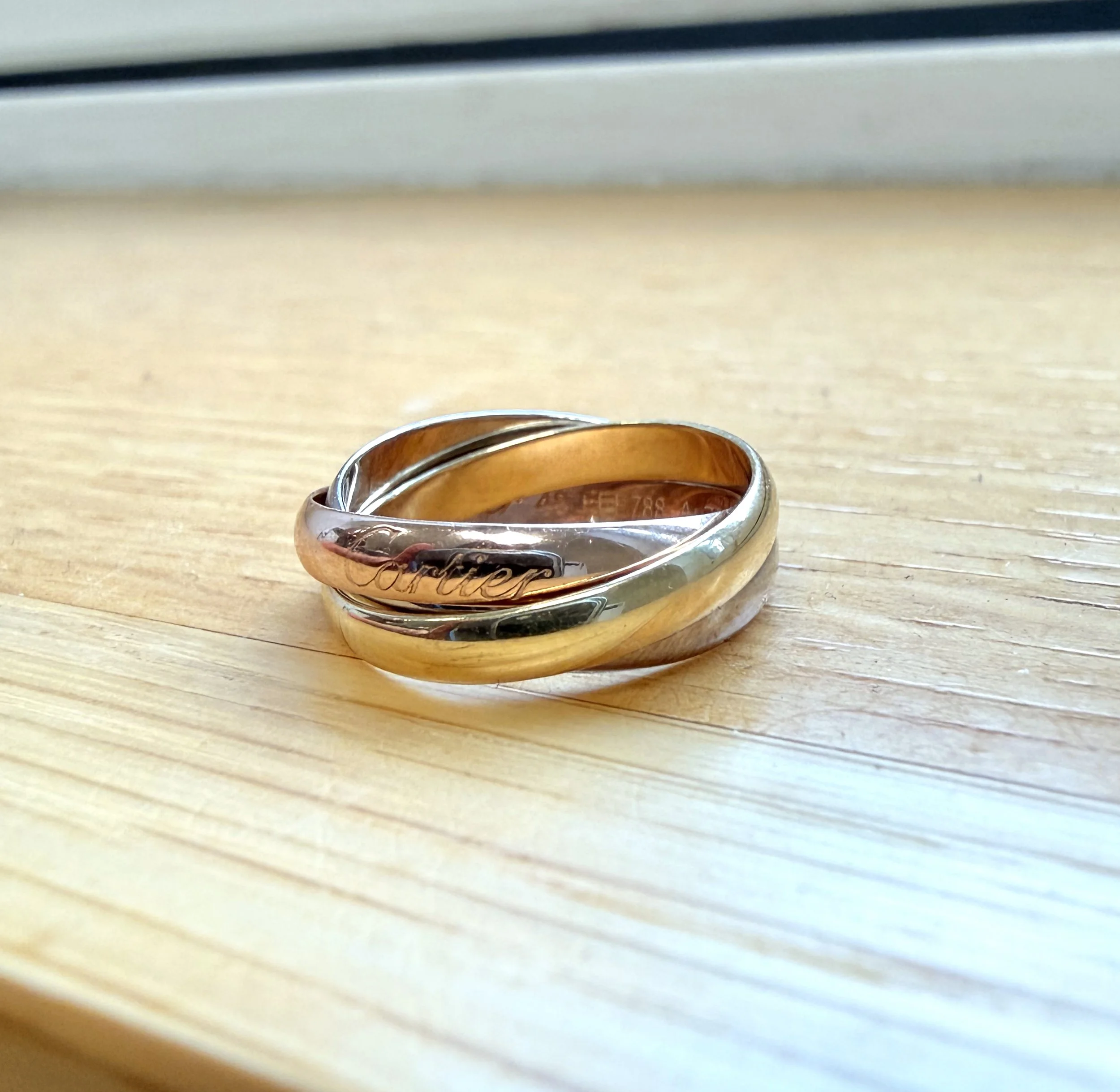 ADR3001-trinity-cartier-paris-trois-ors-cartierring2.jpeg