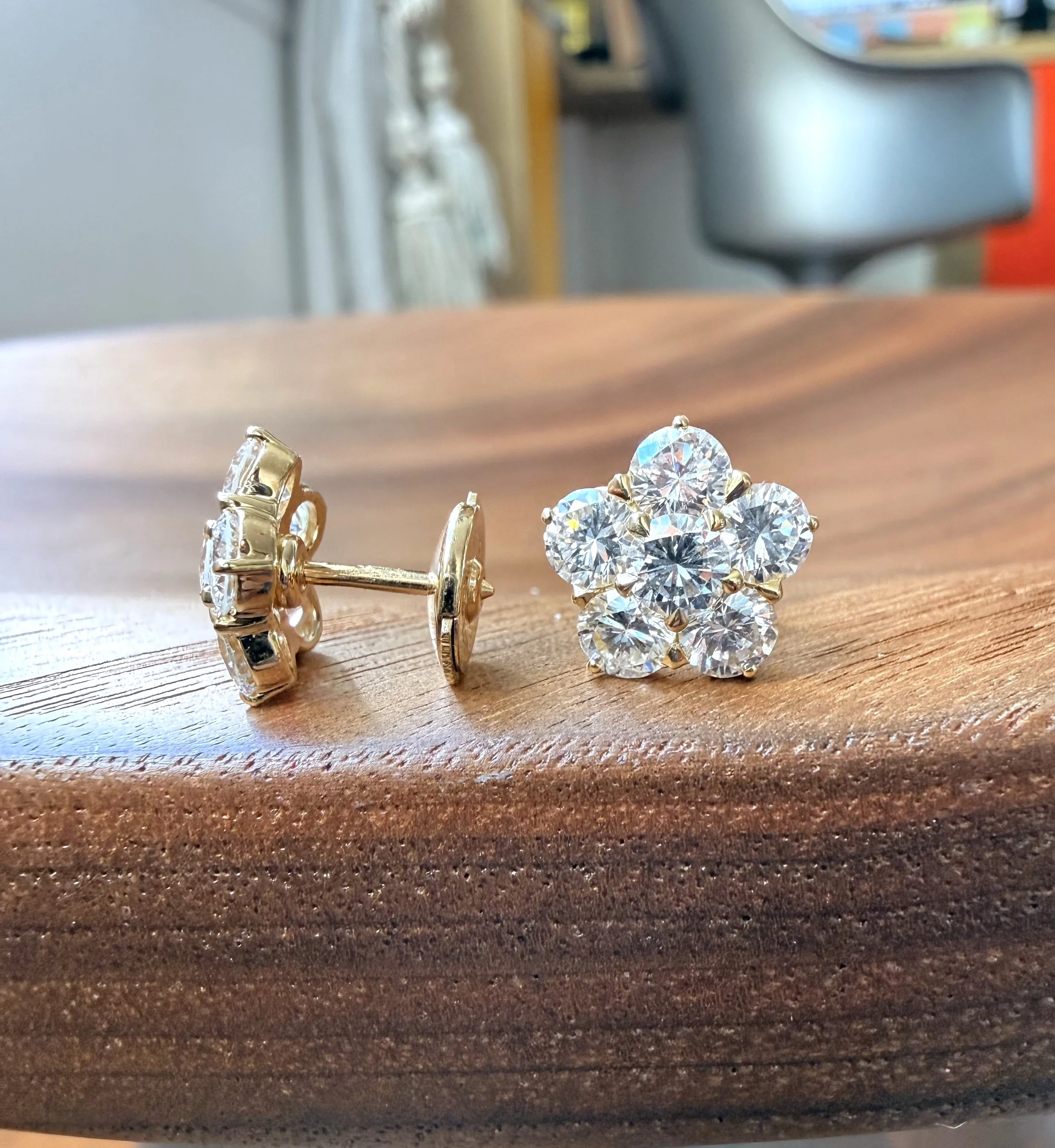 ADR3064-boucles-doreilles-or-jaune-diamants-diamond-earrings-floral-marguerite-diams-boucles-doreilles4 copy.jpg
