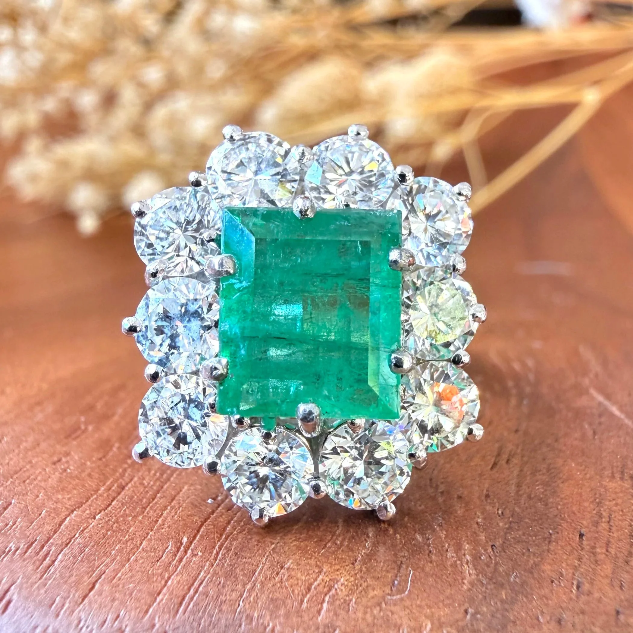 "L'Univers" Bague vintage en platine, émeraude et diamants