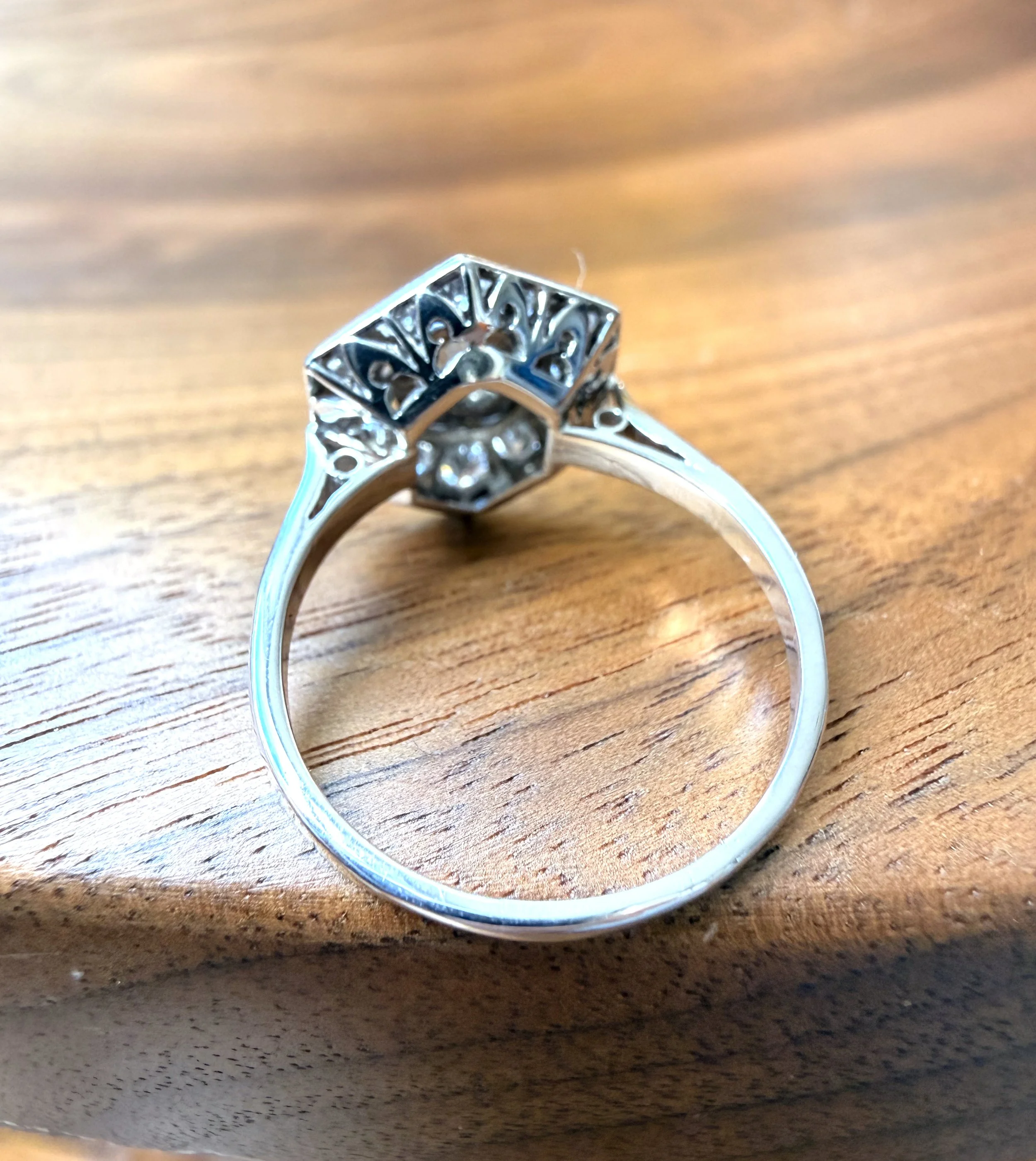 ADR3081-Bague-ancienne-platine-diamants-diamond-ring-estate-artdecoring-fiancailles-mariage-wedding4.jpeg