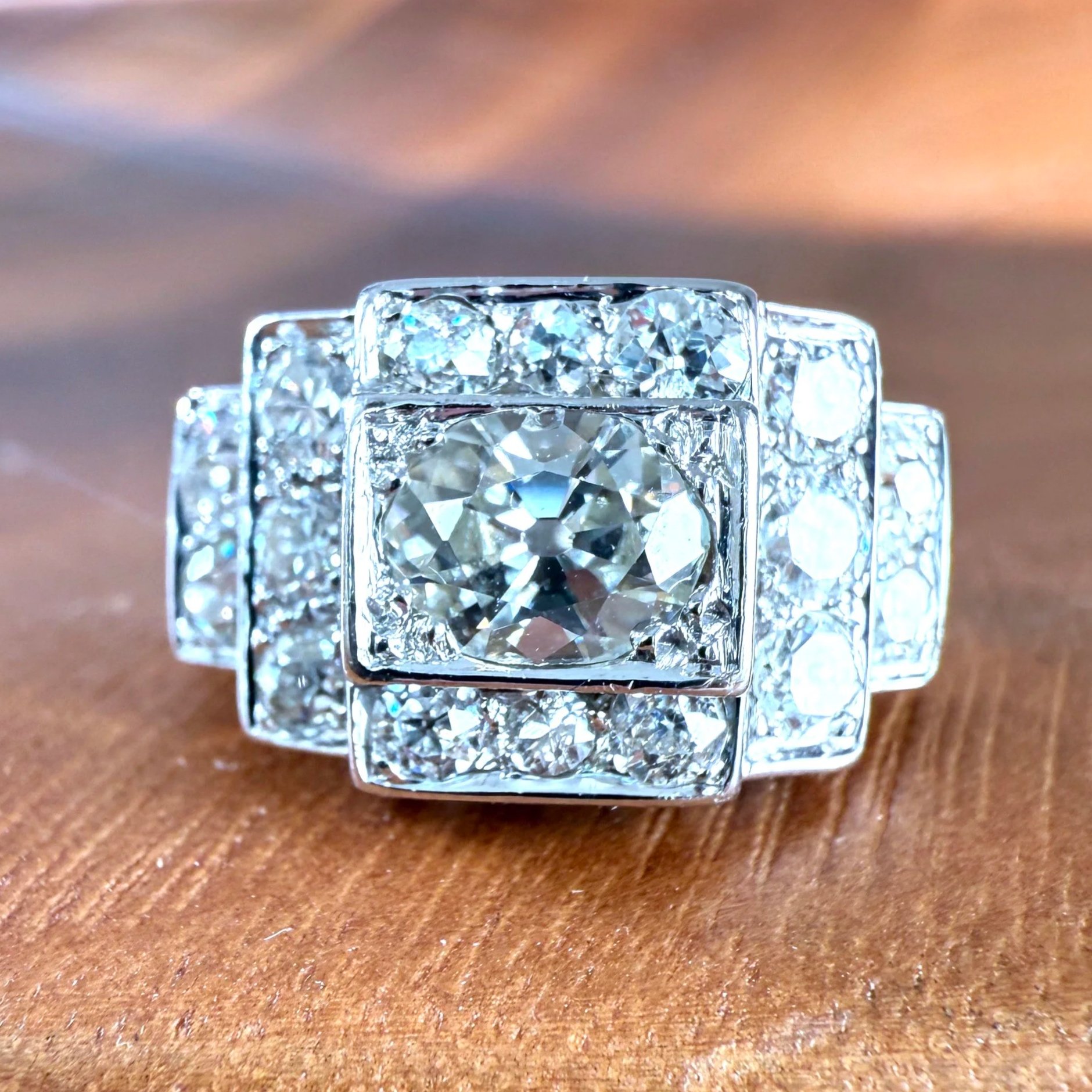 "La Mina" Exceptionnelle bague ancienne d'époque Art Déco en or blanc, platine et diamants