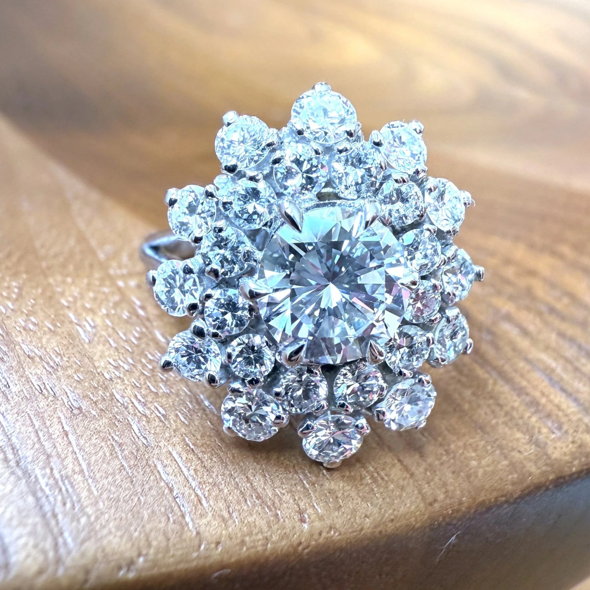 ADR2850-Bague-diamants-entourage-ovale-certificat-louvre-paris-bijoux-anciens-couronne-estate-jewelry-french-reine-queen3.jpg