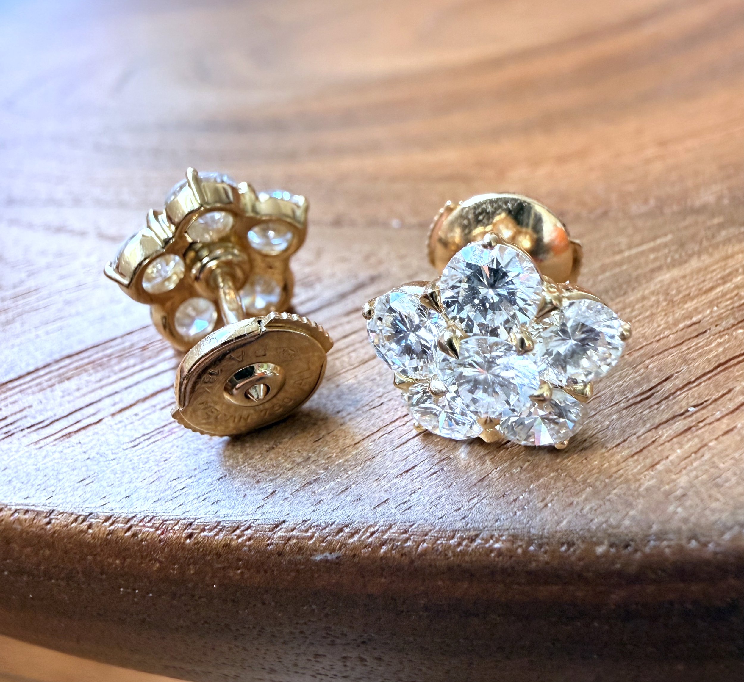 ADR3064-boucles-doreilles-or-jaune-diamants-diamond-earrings-floral-marguerite-diams-boucles-doreilles5 copy.jpg