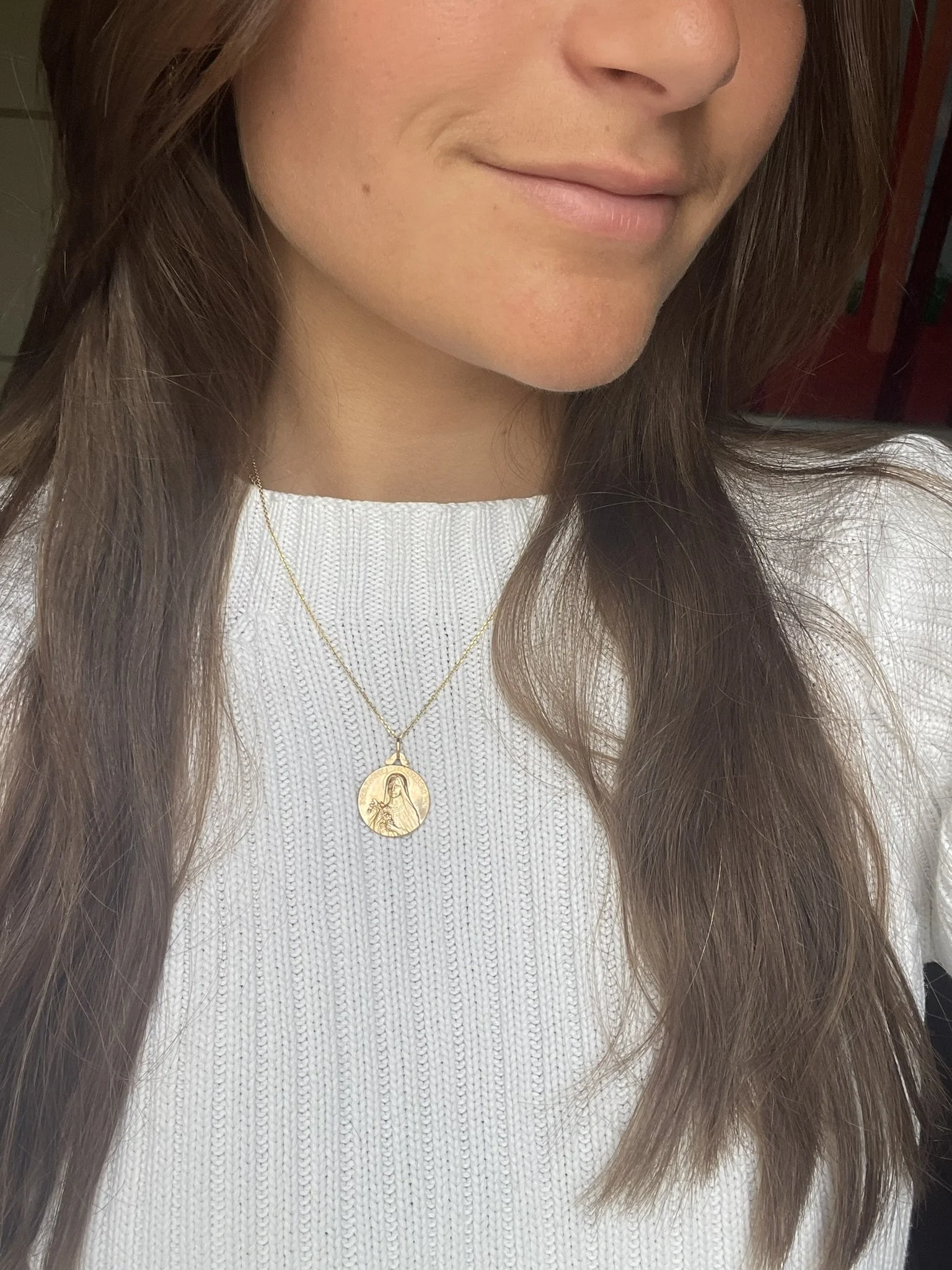 ADR2922-medaille-ronde-emile-monier-sainte-therese-or-jaune-religion-cadeau-bapteme-communion (2).JPEG