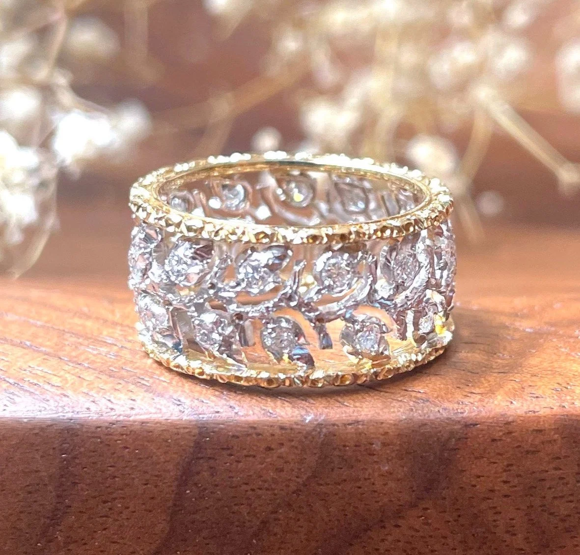 Buccellati, Bague "Eternelle Ramage" deux ors et diamants T49
