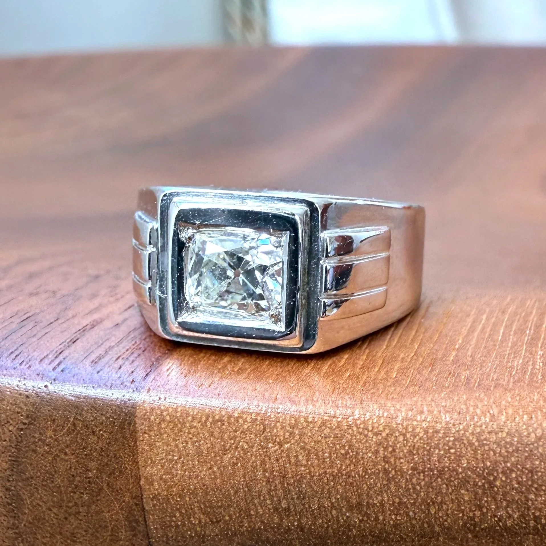 ADR1698-cushion-bague-vintage-diamant-coussin2.jpg