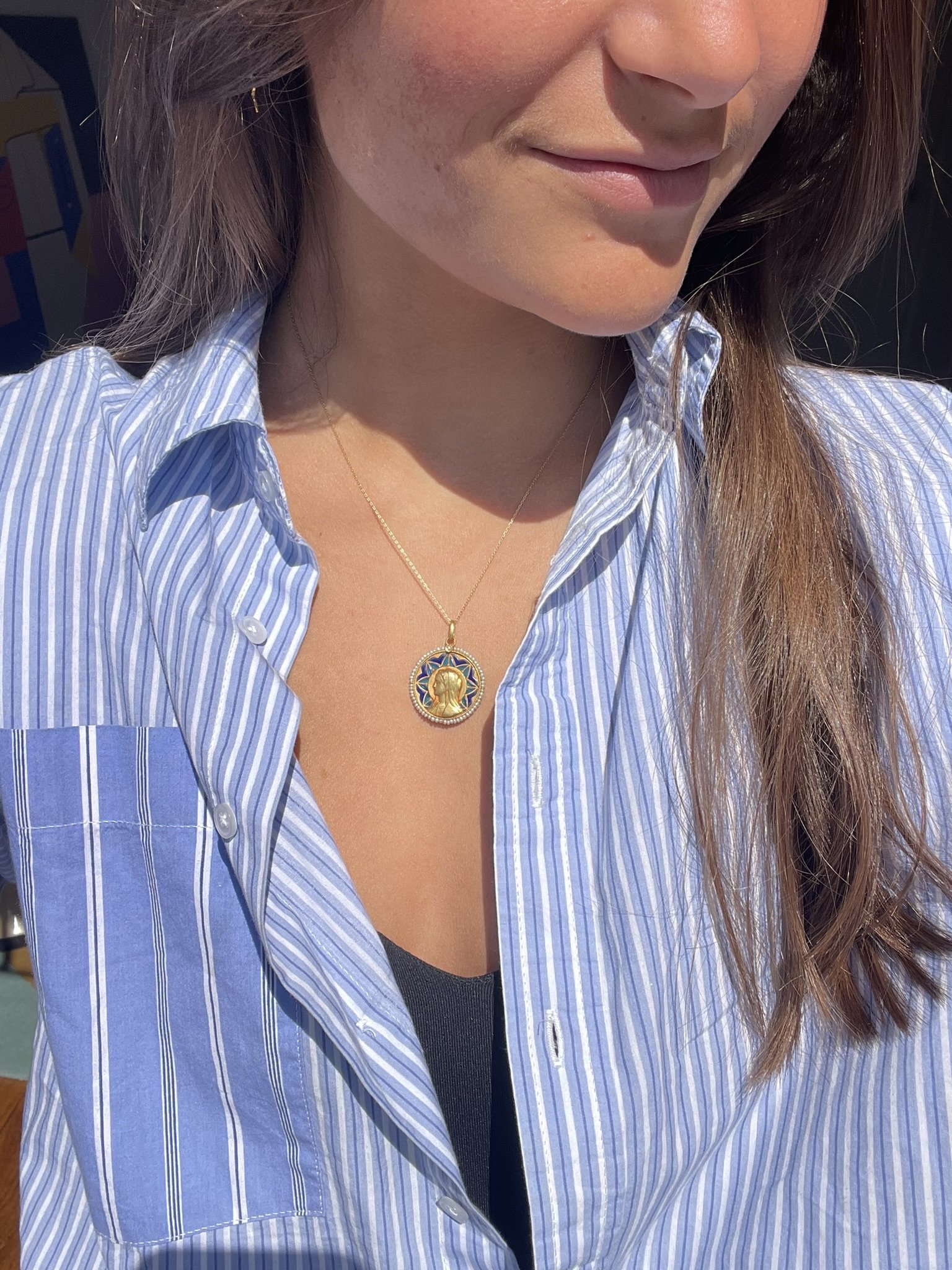 ADR2891-médaille-or-jaune-perles-email-ronde-vierge-marie-bleu-religion-baptême-communion-confirmation-cadeau (5).JPEG