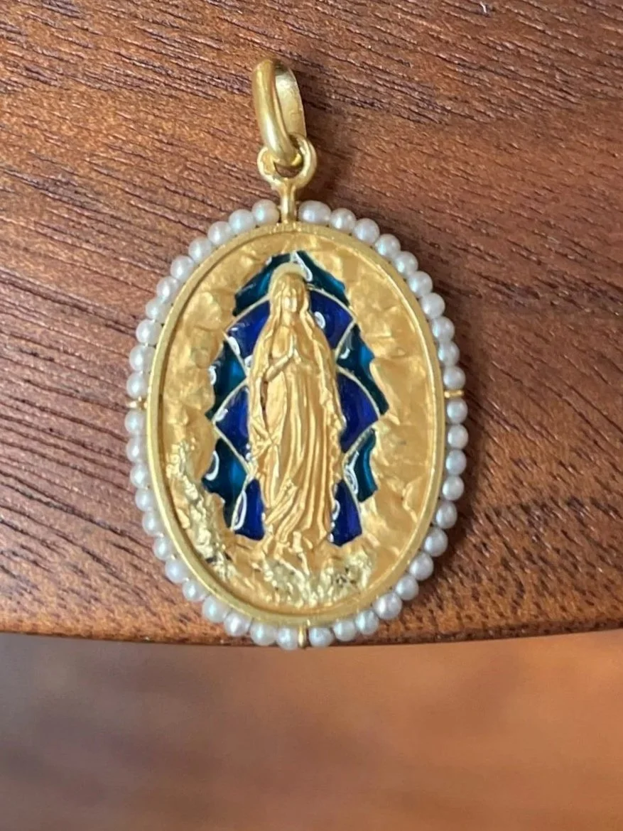 ADR2627-m%25C3%25A9daille-vierge-or-jaune-%25C3%25A9mail-bleu%2B%25285%2529.jpg