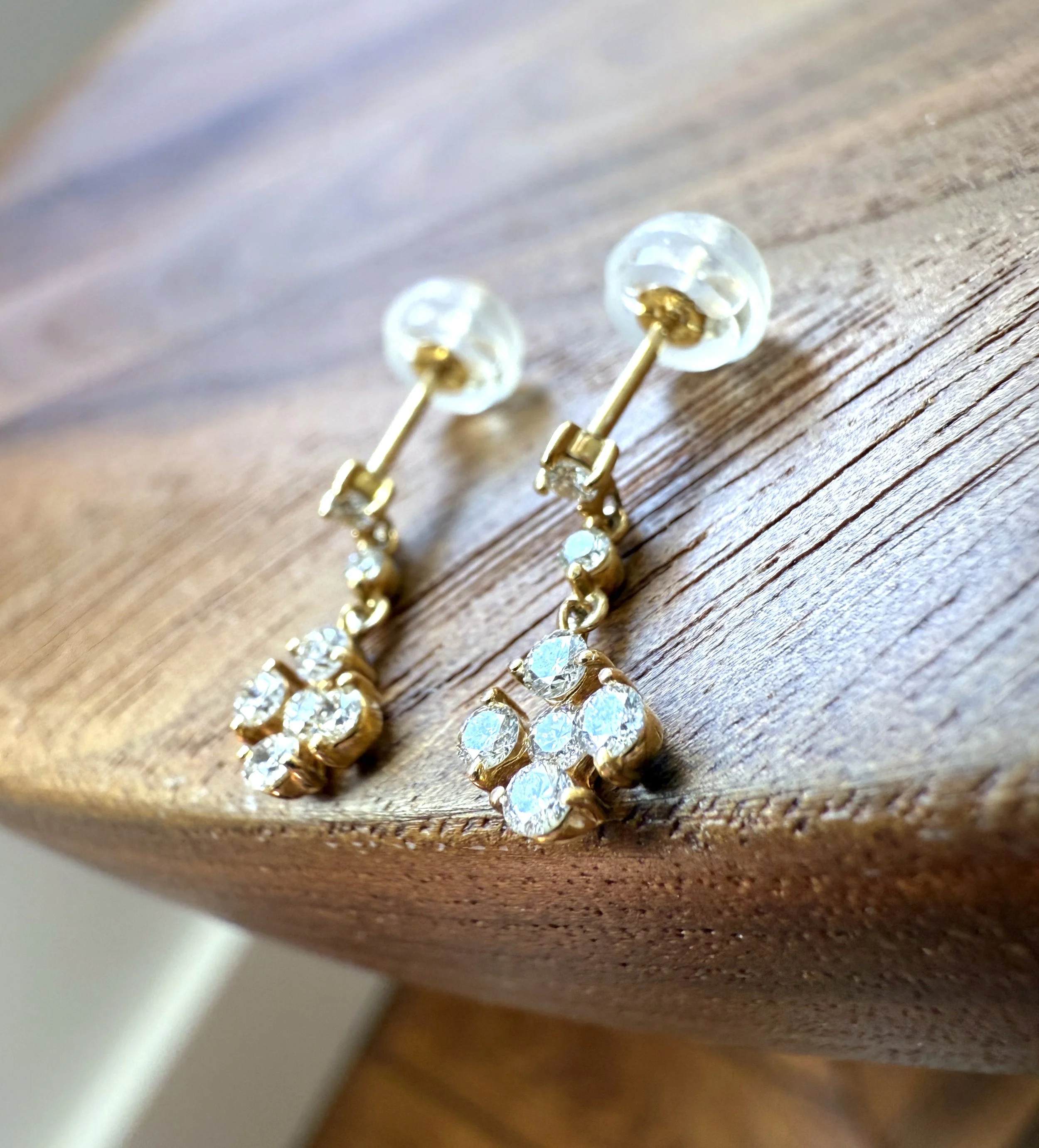 ADR2793-boucles-d-oreilles-or-jaune-diamants-cadeau-naissance-anniversaire (2).jpeg
