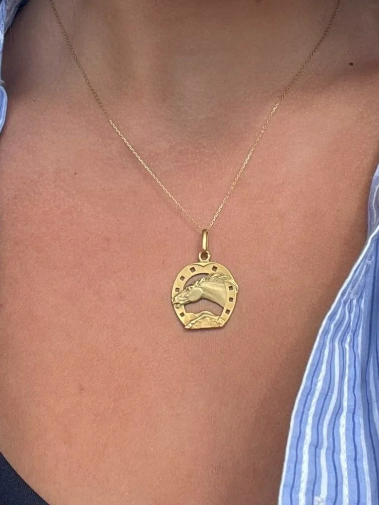 ADR2911-pendentif-cheval-or-jaune-etrier-cadeau-anniversaire+%284%29.jpg
