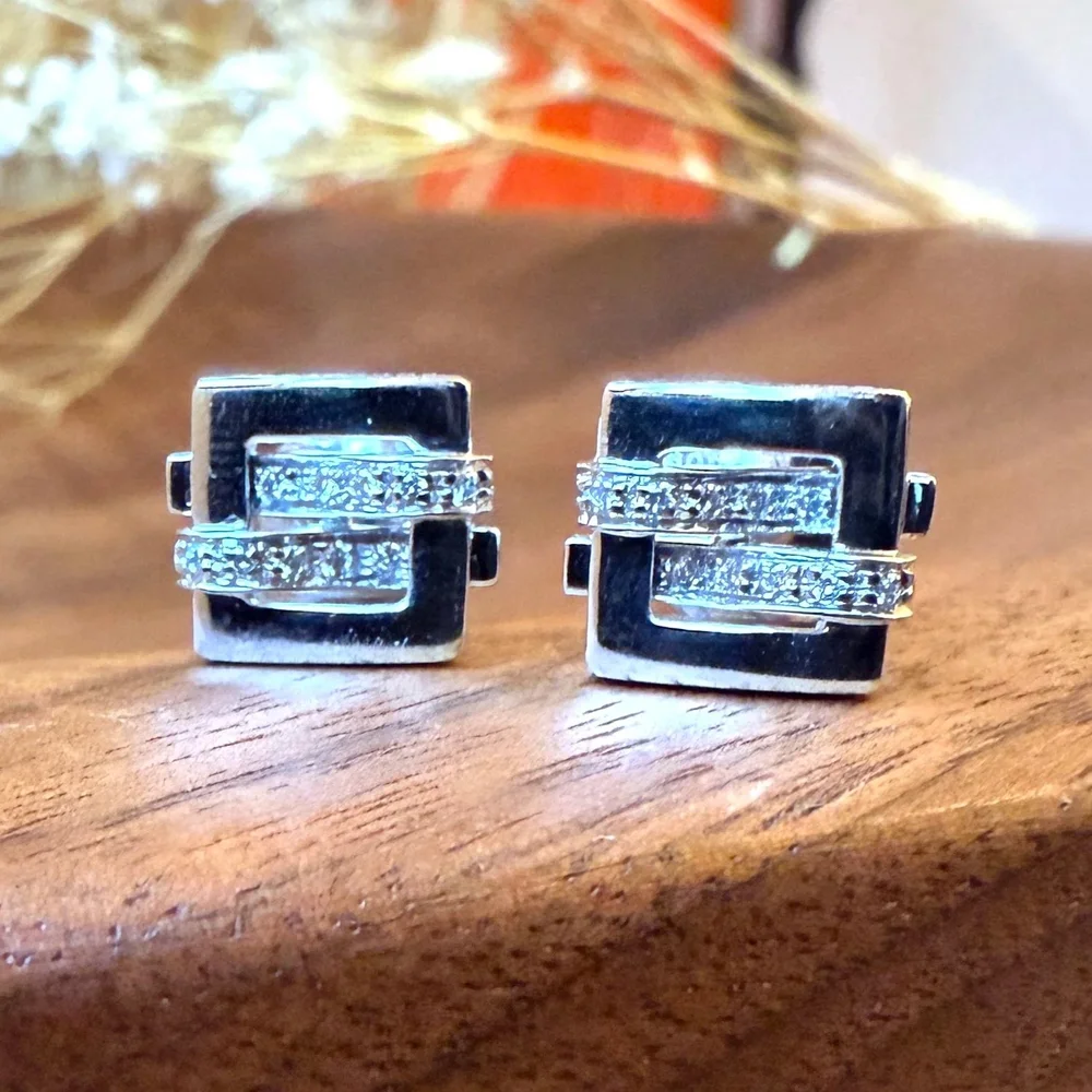 Anciennes boucles d'oreilles clips couleur or cristaux