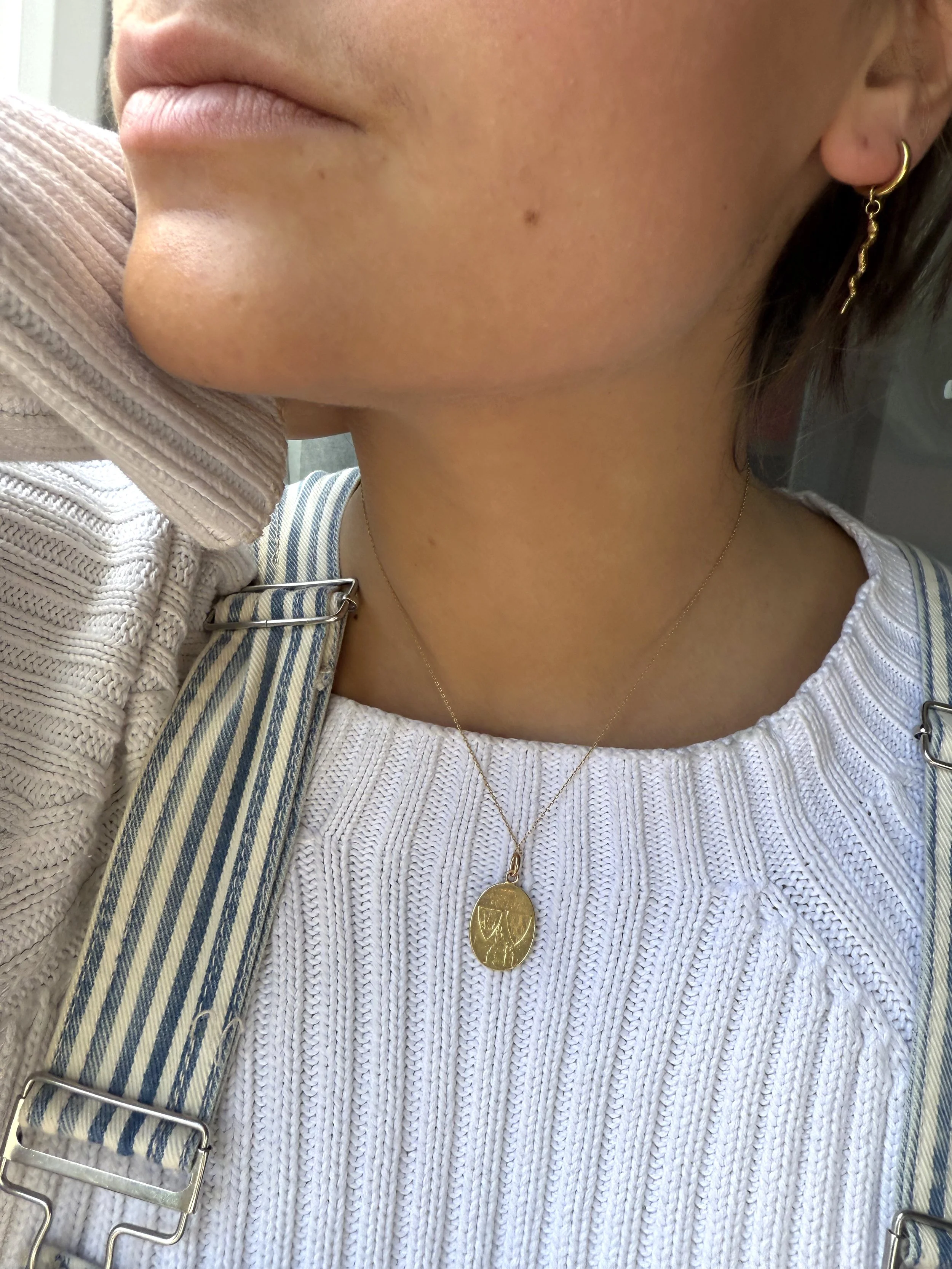 ADR2859-médaille-ovale-or-jaune-cadeau-bapteme-naissance-communion-confirmation (2).jpeg