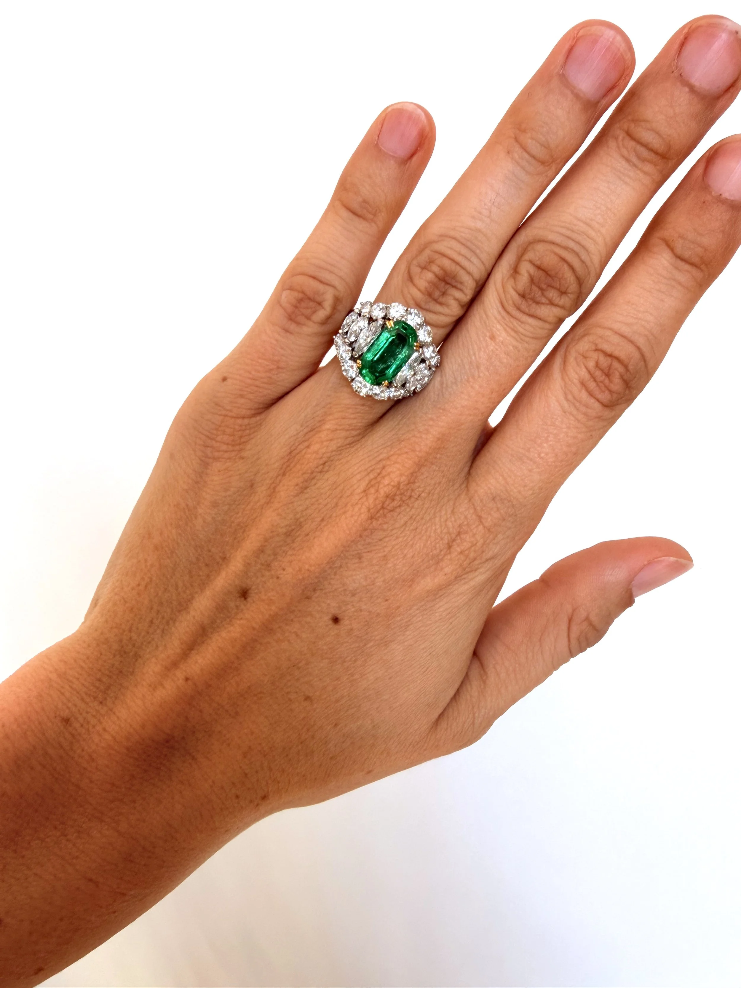ADR3075-amande-bague-emeraude-diamants-navette-emerald-ring-ovale-green-diamonds-fiancailles-mariage-aniversary-anniversaire4.jpeg