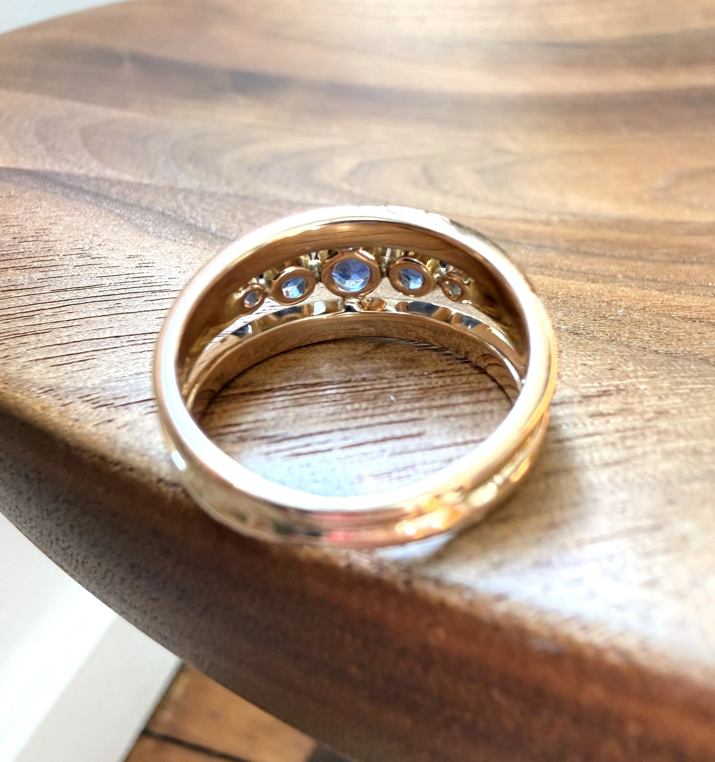 ADR3142-Blue-ocean-ring-bague-or-jaune-rose-saphir-sapphire-gemstones-unique-rare-push-present-gift-naissance14.jpeg
