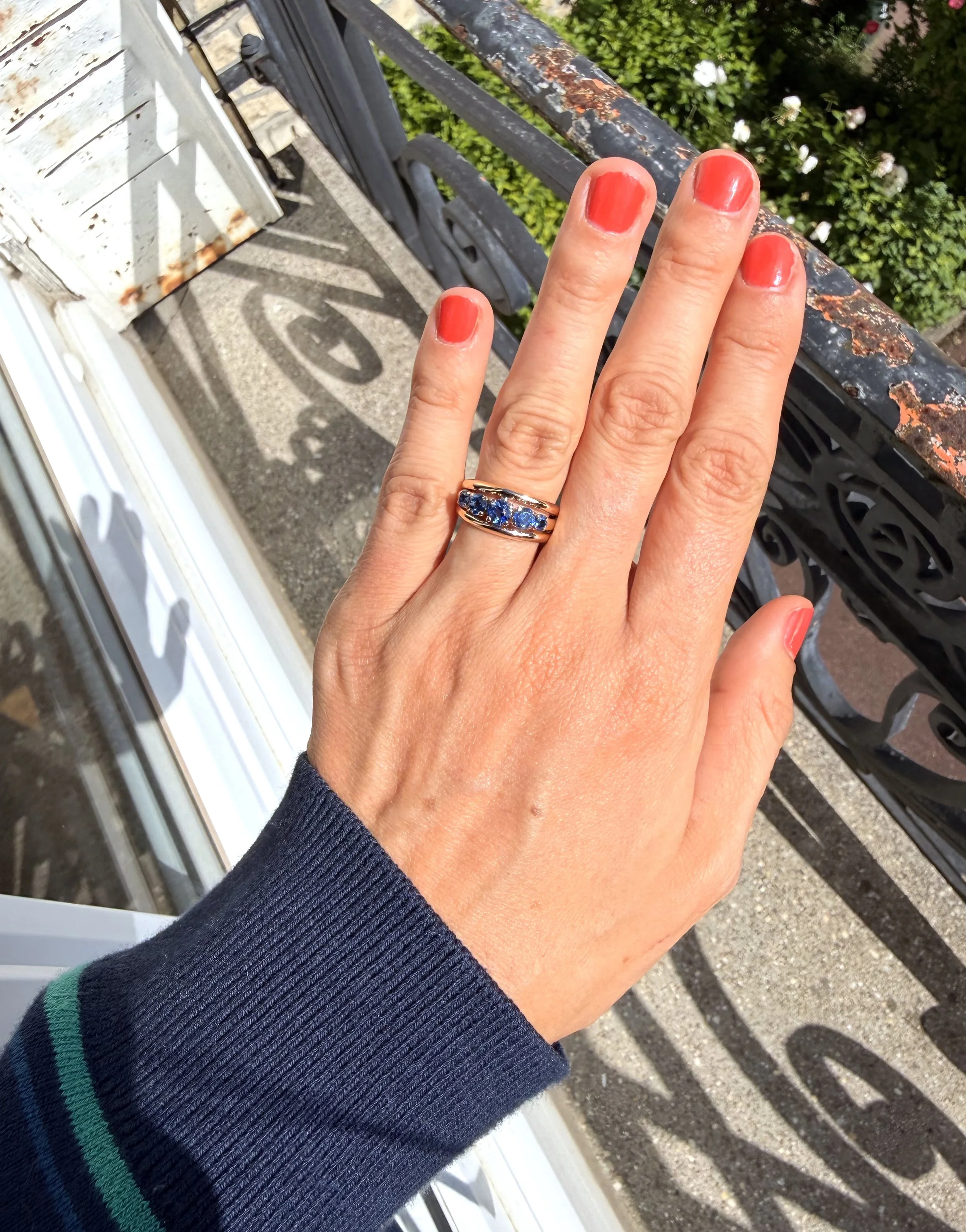 ADR3142-Blue-ocean-ring-bague-or-jaune-rose-saphir-sapphire-gemstones-unique-rare-push-present-gift-naissance11.jpeg