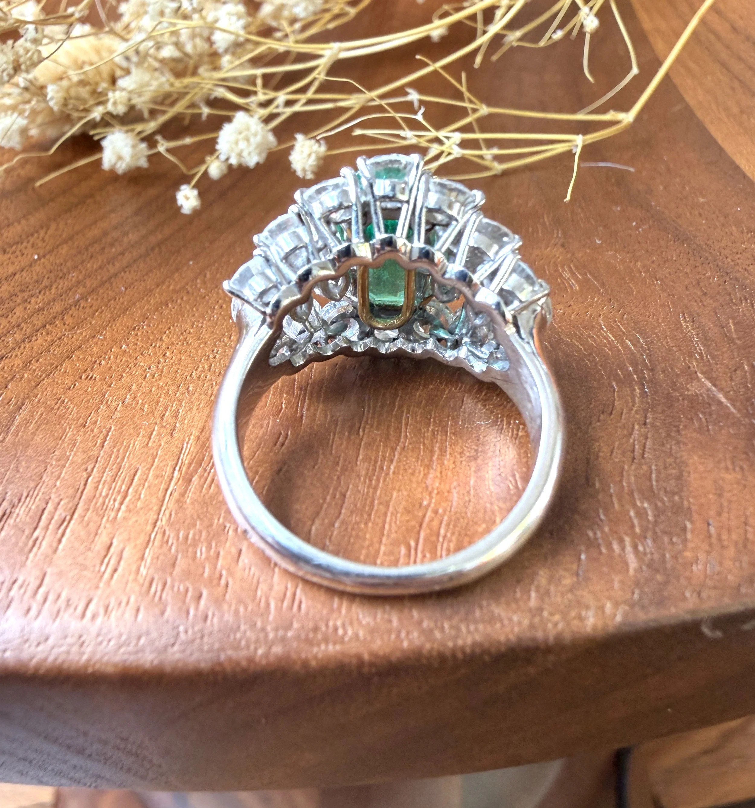 ADR3075-Bague-ra-reemeraude-unique-diamants-emerald-ring-estate-vintage-love-crush-coup-de-coeur5.jpeg