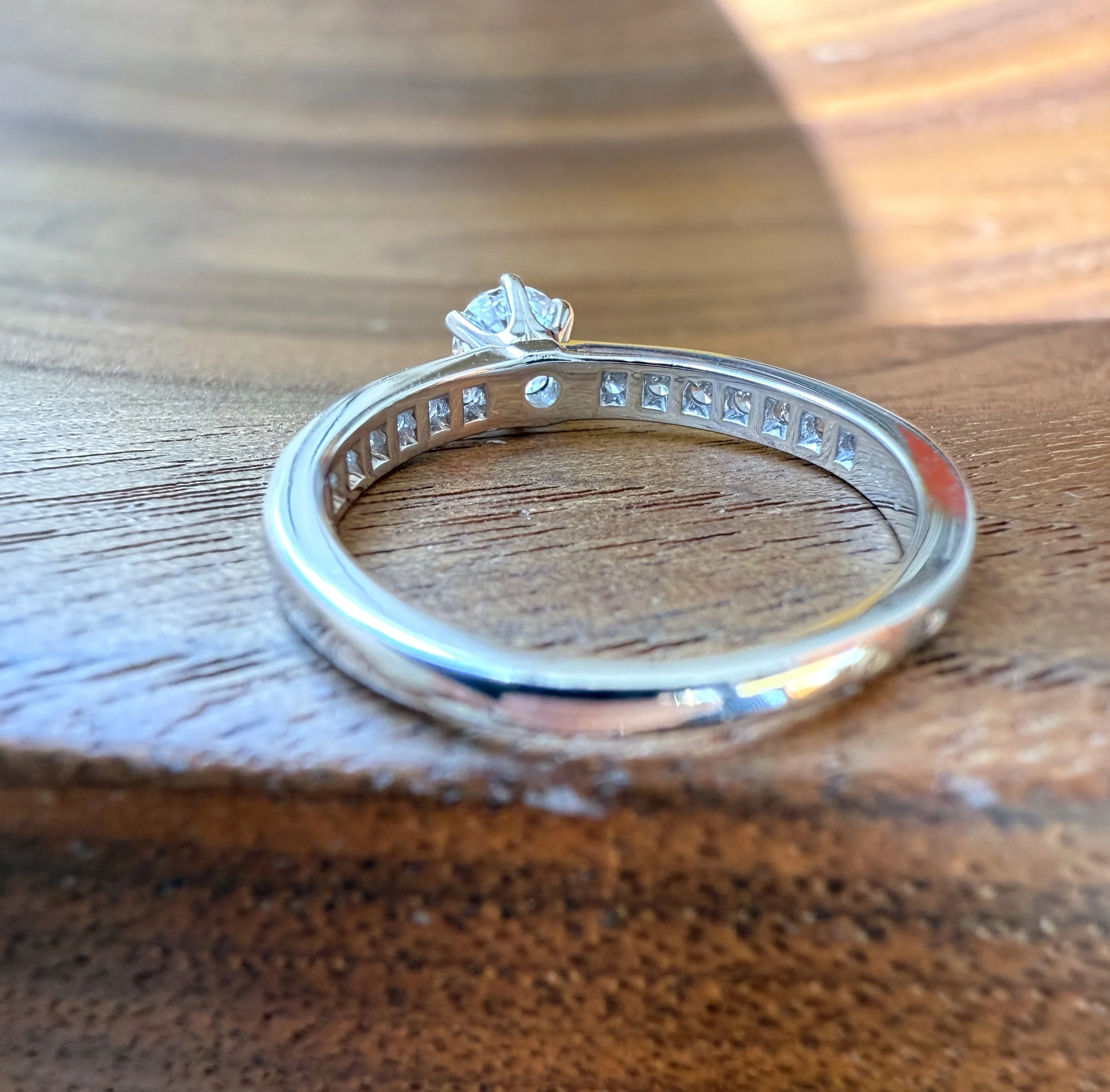 ADR2886-TCO-bague-mariage-fiancailles-diamants-diamond-ring-solitaire-wedding-husband-shesaidyes-wife4.jpeg