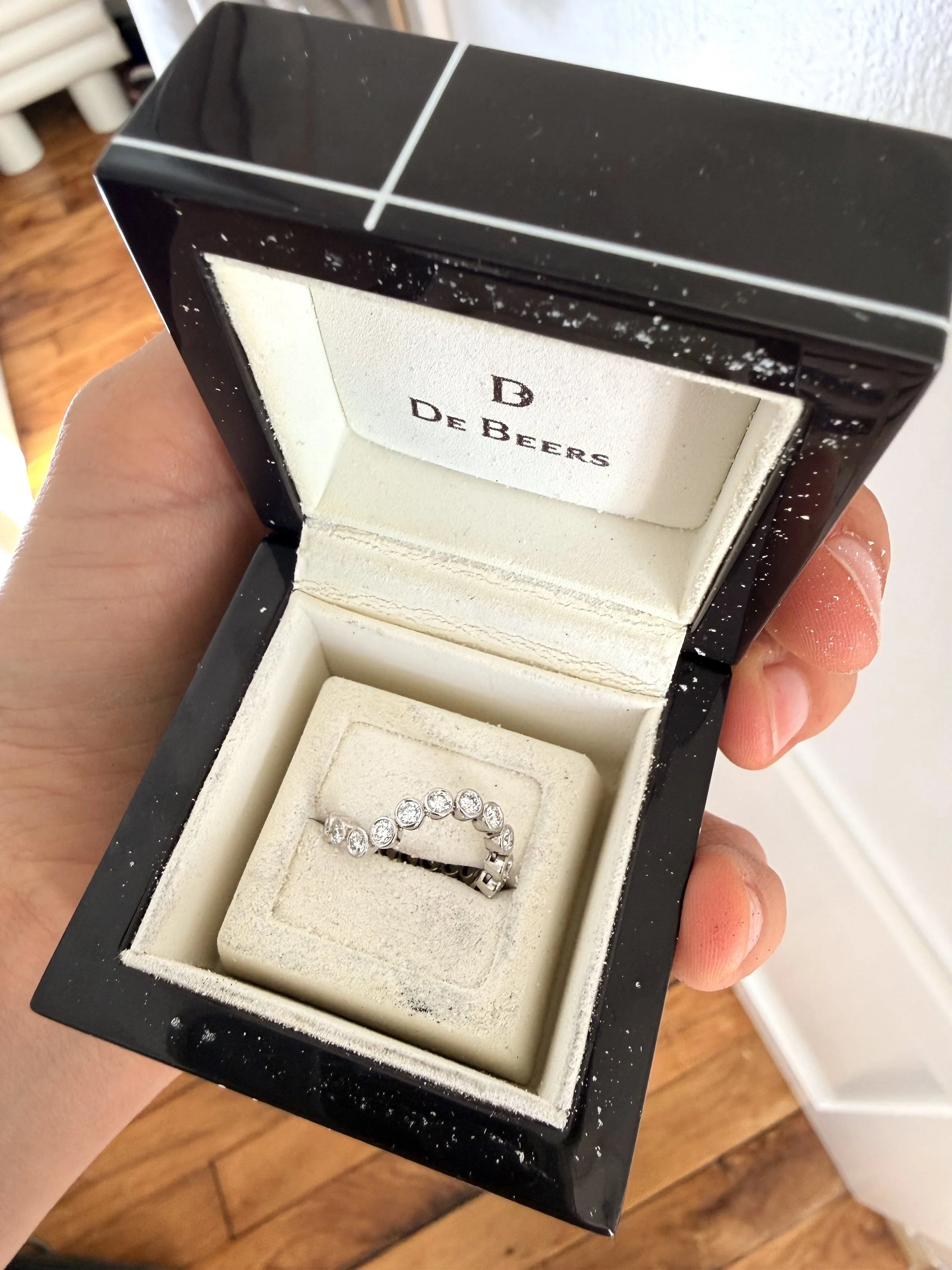 ADR3045-de-Beers-bague-mobile-diamants-alliance-diamonds-ring15.jpeg
