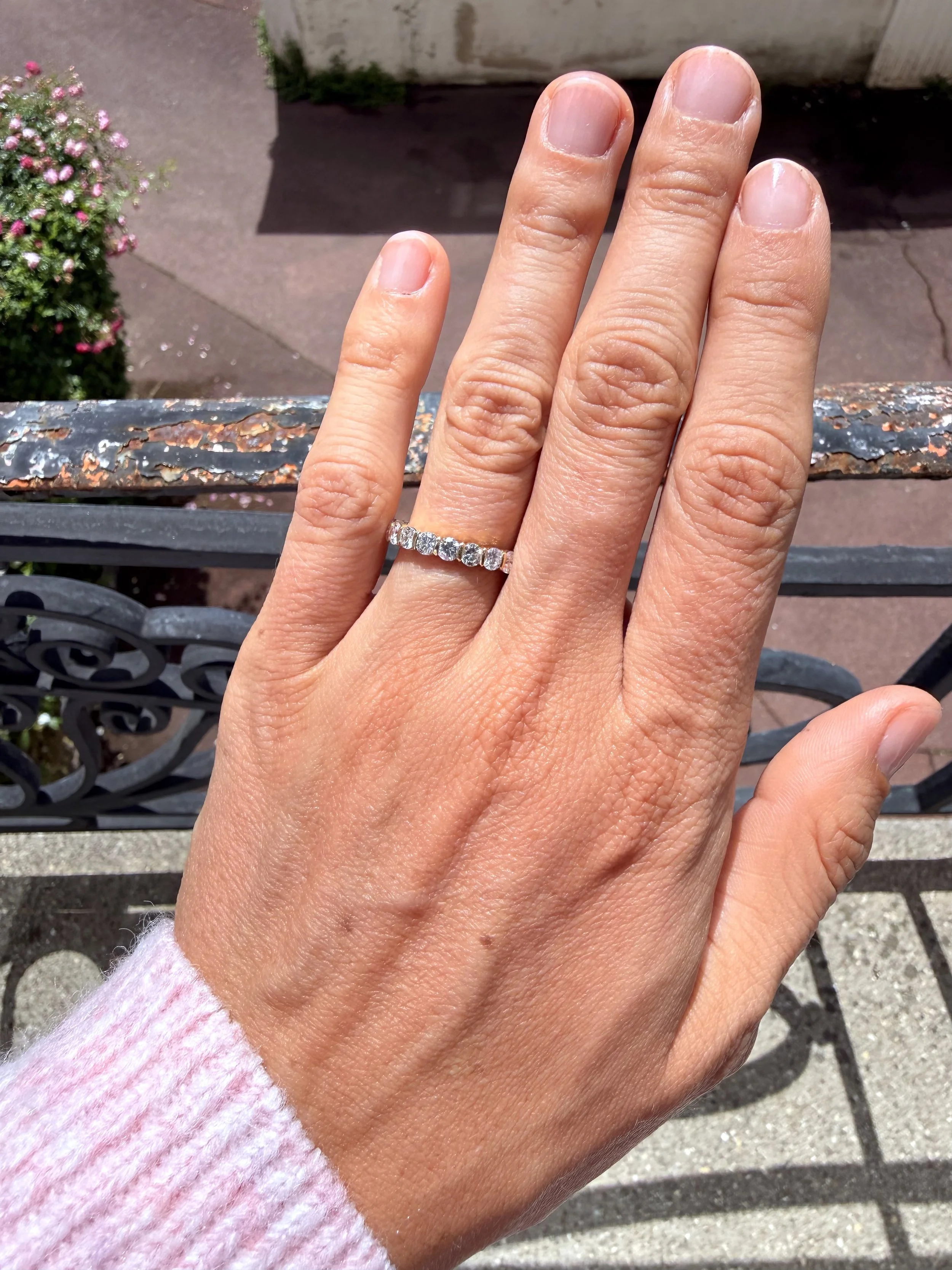 ADR3097-Alliance-or-jaune-diamants-diamonds-gold-wedding-ring-mariage10.jpeg