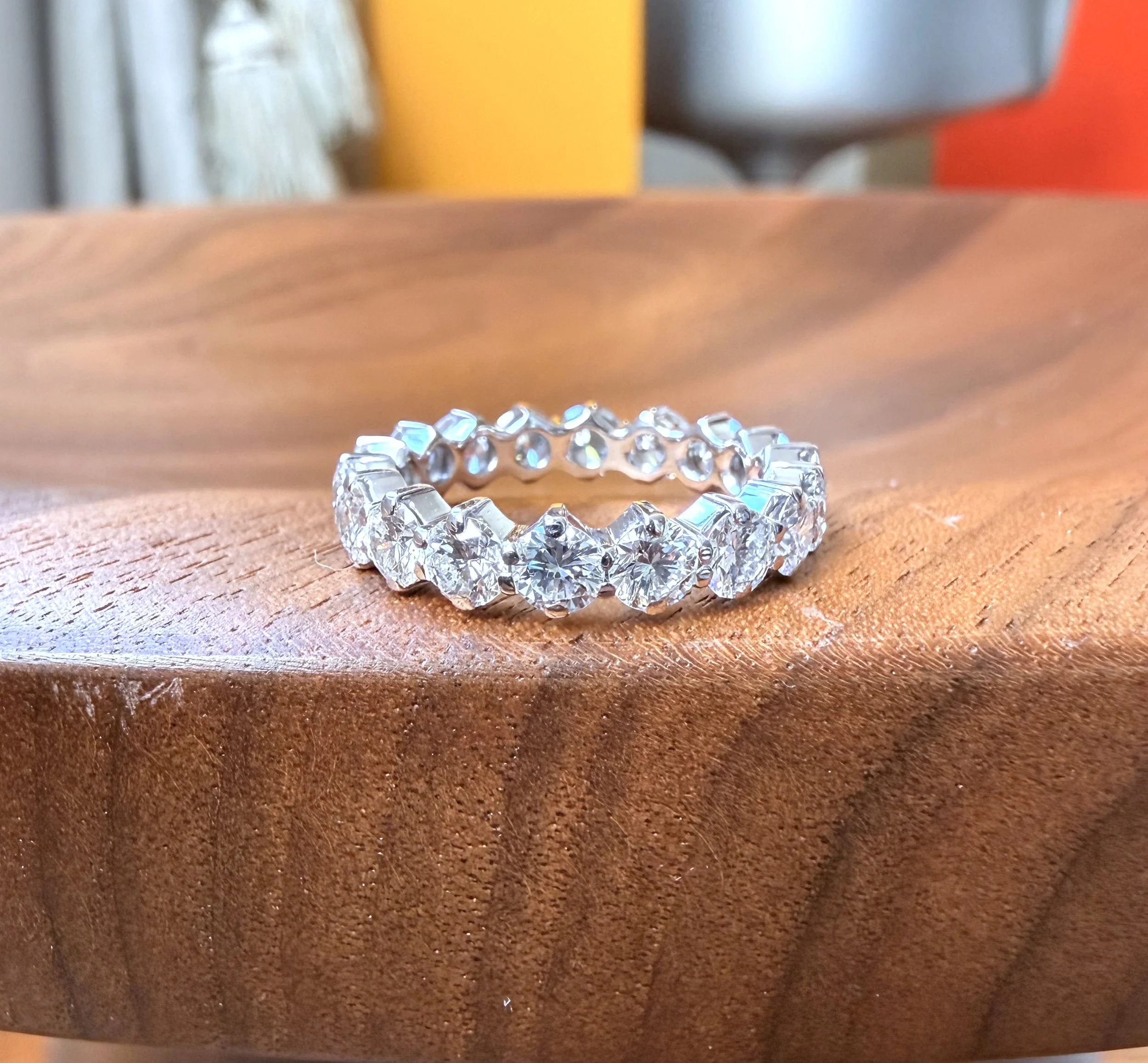 ADR3063-Alliance-or-blanc-diamants-diamond-engagement-ring-engaged2.jpeg