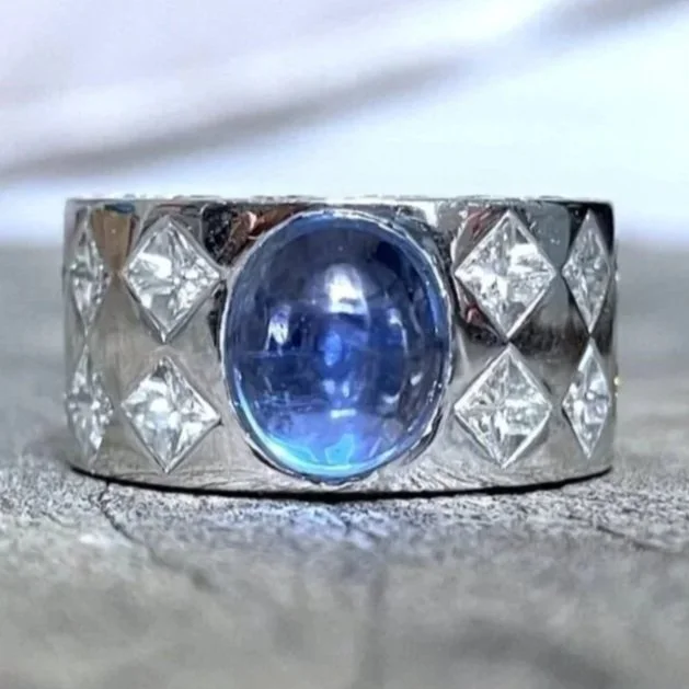 Chanel, Bague de la collection "Jacquard" en or blanc, saphir et diamants