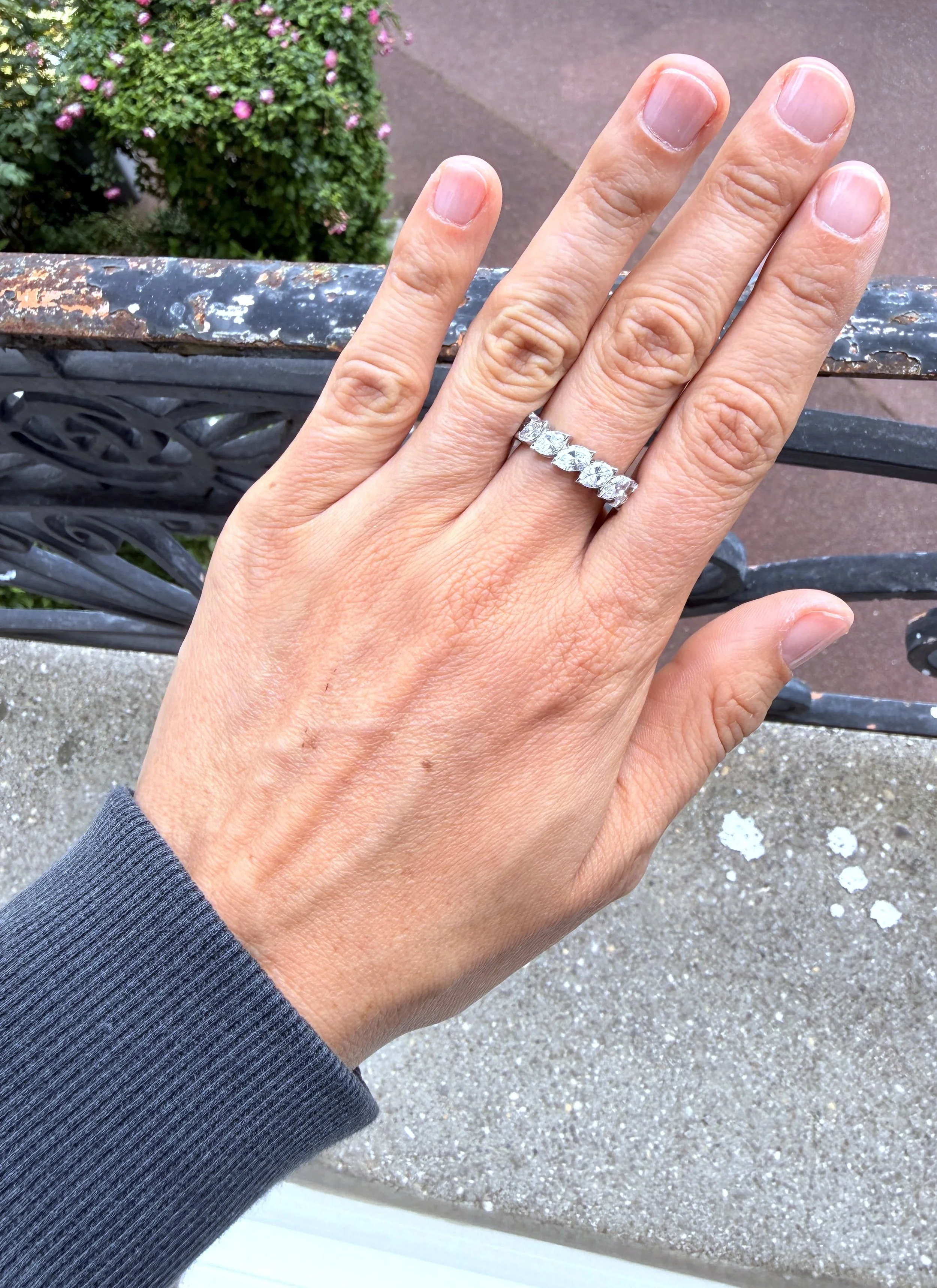 ADR3067-somptueuse-alliance-tour-complet-diamants-navette-marquise-diamonds6.jpeg