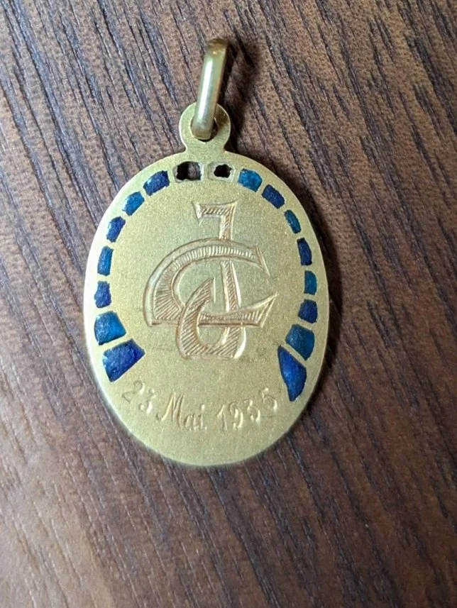 Pendentif Médaille Sainte Marie Vintage – Or Jaune Avec émail Bleu, Occasion
