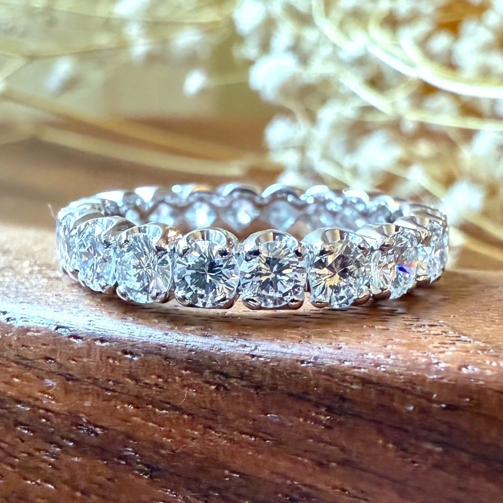 Alliance tour complet de diamants en or blanc et diamants T52