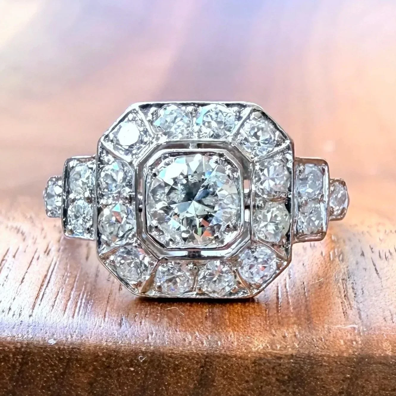 "La Calor" Bague ancienne d'époque Art Déco (1915-1935) en platine et diamants