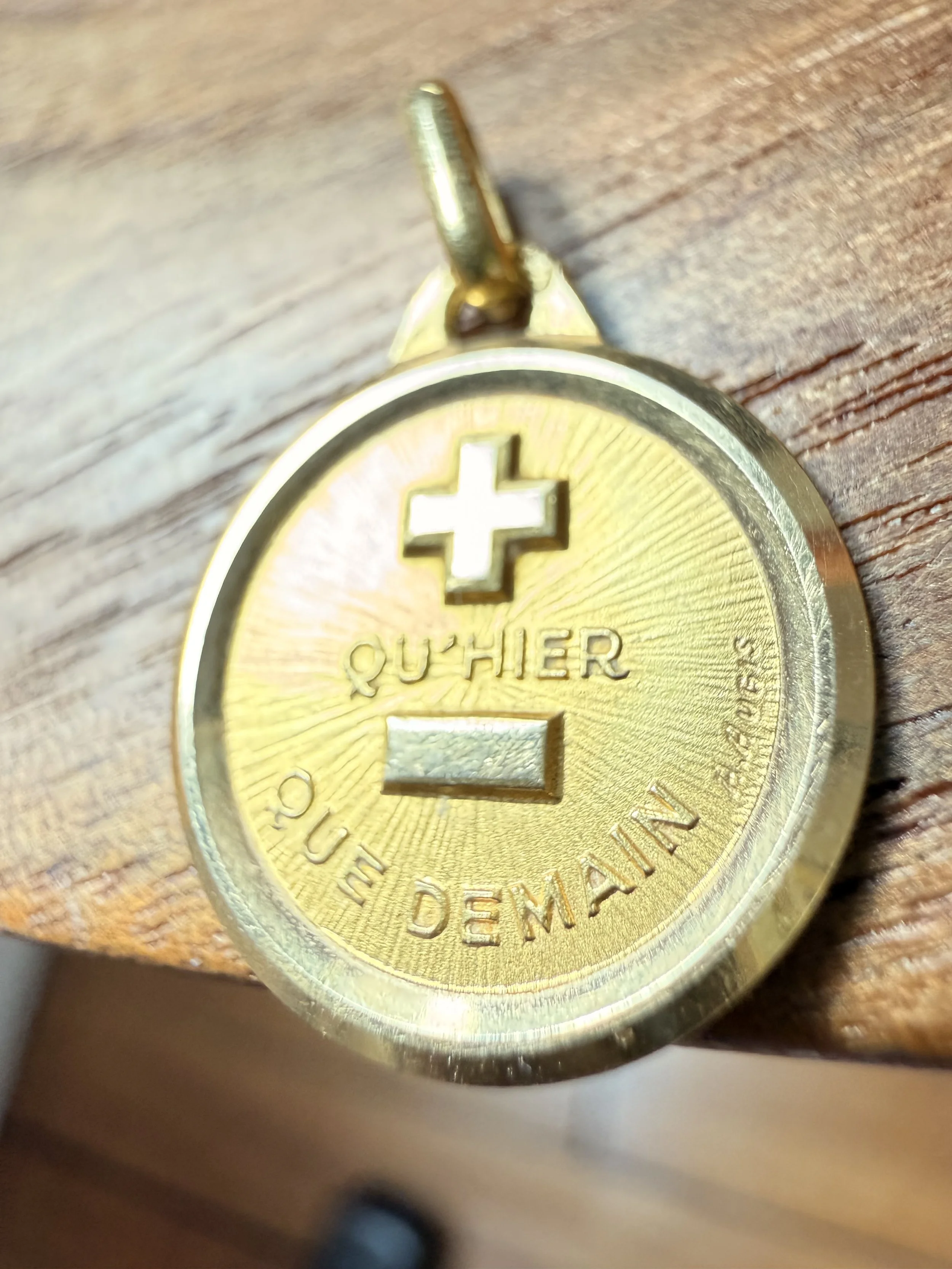 ADR3139-Medaille-Augis-damour-love-pendentif-pendant-rare-or2.jpeg