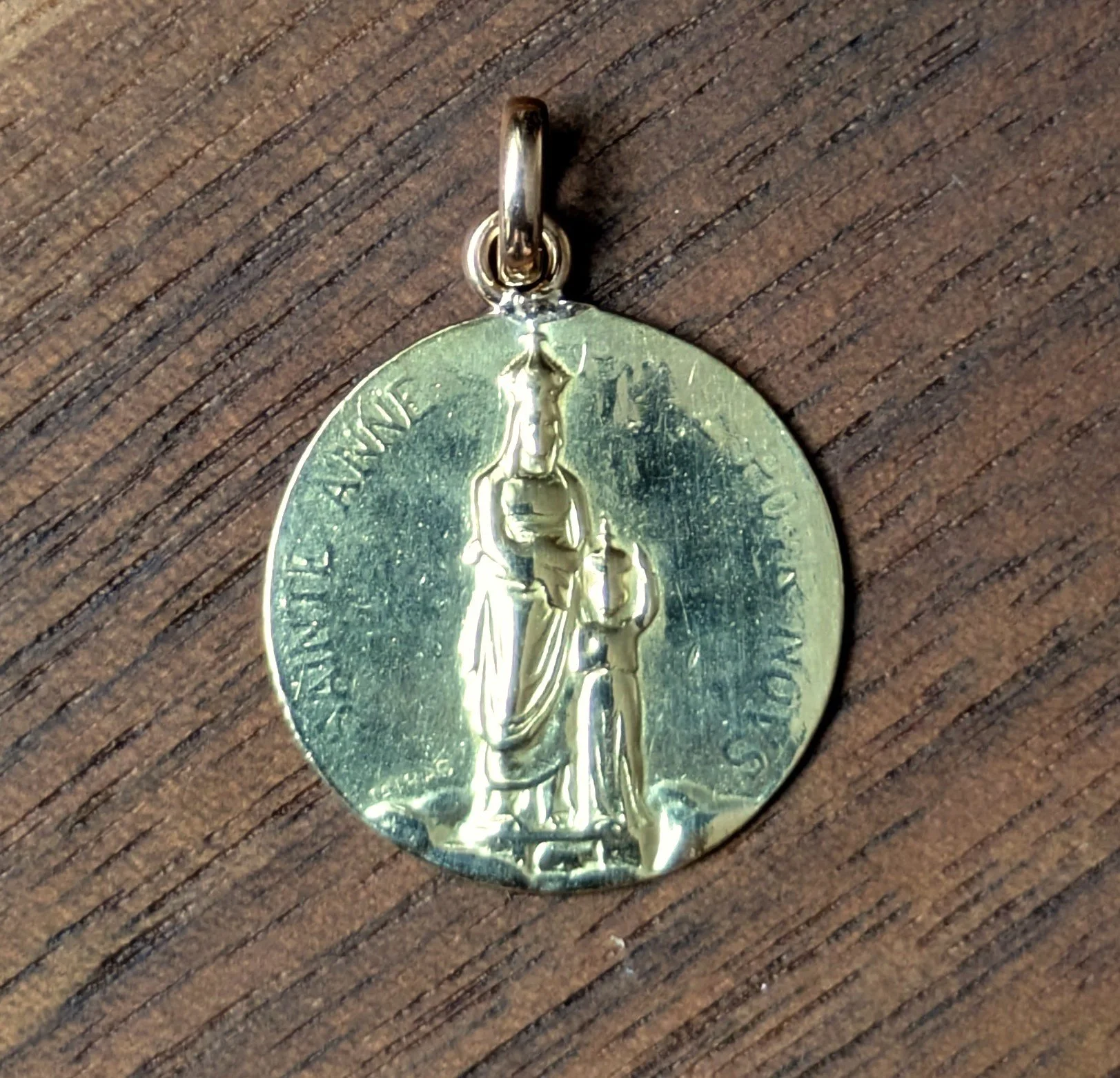 ADR2858-medaille-or-jaune-sainte-anne-cadeau-communion-bapteme-naissance (2).jpg