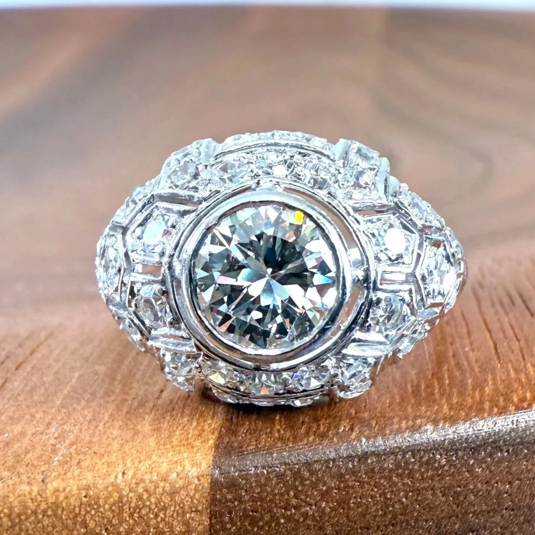 "La Semper" Bague ancienne d'époque Art Déco en platine et diamants