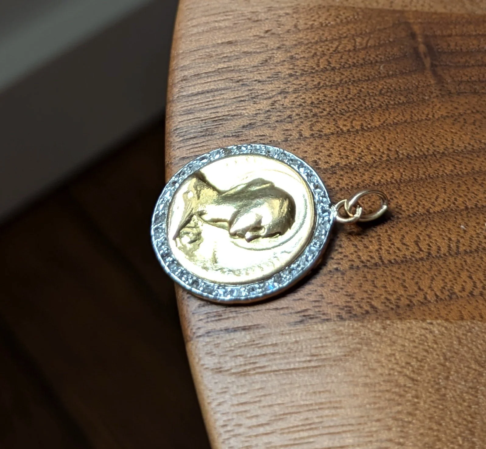 ADR2861-medaille-ronde-or-jaune-vierge-cadeau-naissance-bapteme-communion (1).jpg