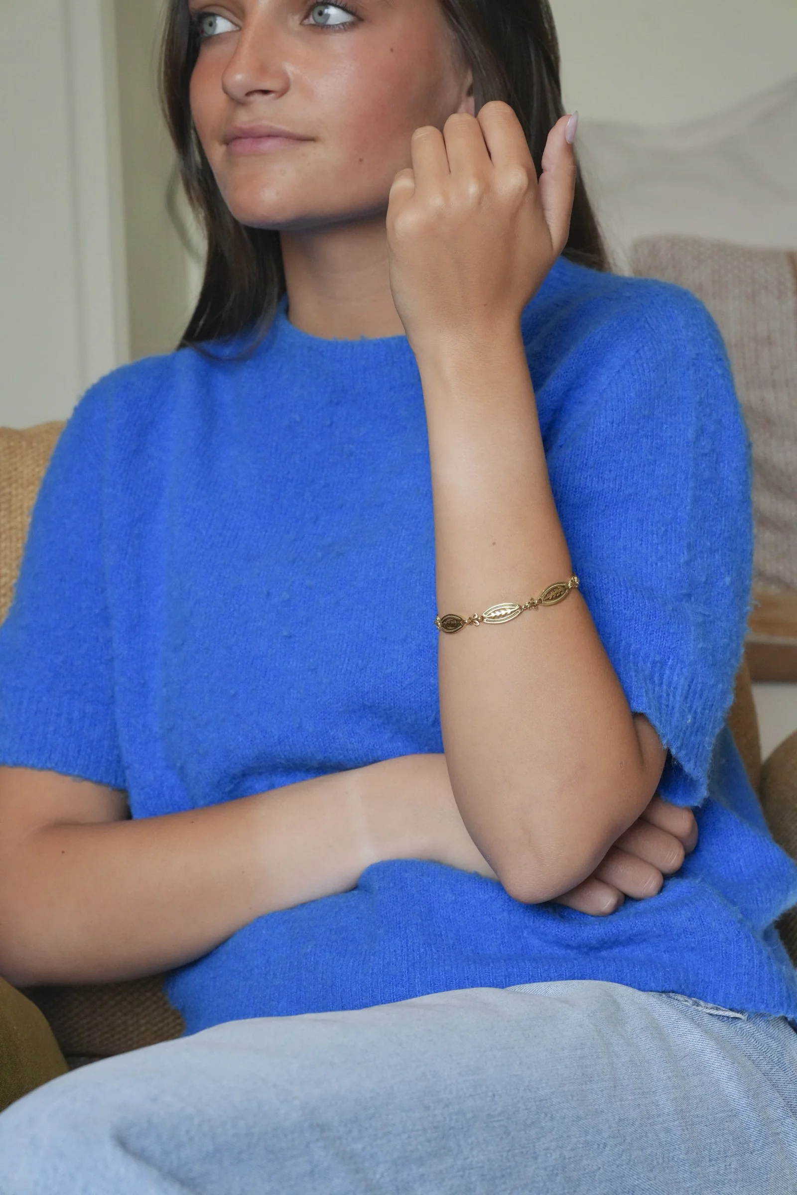 ADR3108-Bracelet-ancien-filigrane-or-jaune1.jpg
