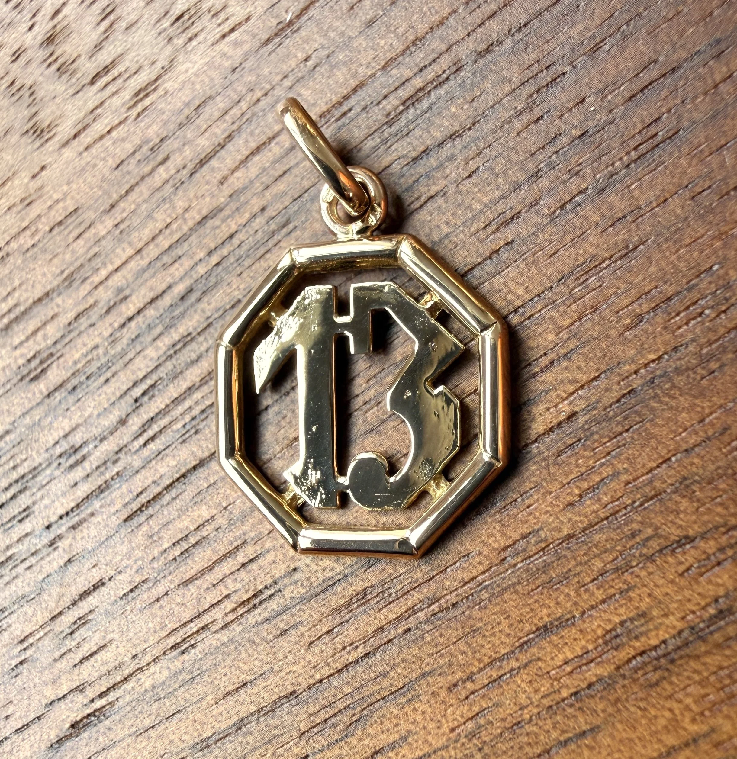 ADR3222-Pendentif-chiffre-13-or-jaune-vintage-gold-pendant-thirteen-or2.jpeg