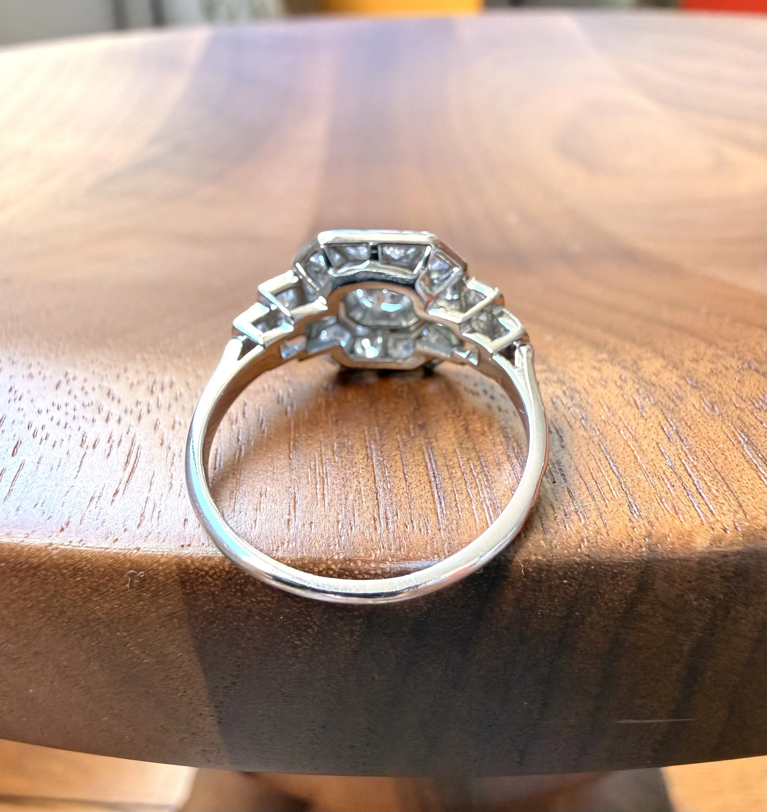 ADR3113-Calor-bague-ancienne-fiacailles-mariage-bijoux-anciens-paris-french-parisienne-joaillerie-bijoux-famille-anciens-achat-vente-laurafleur5.jpeg