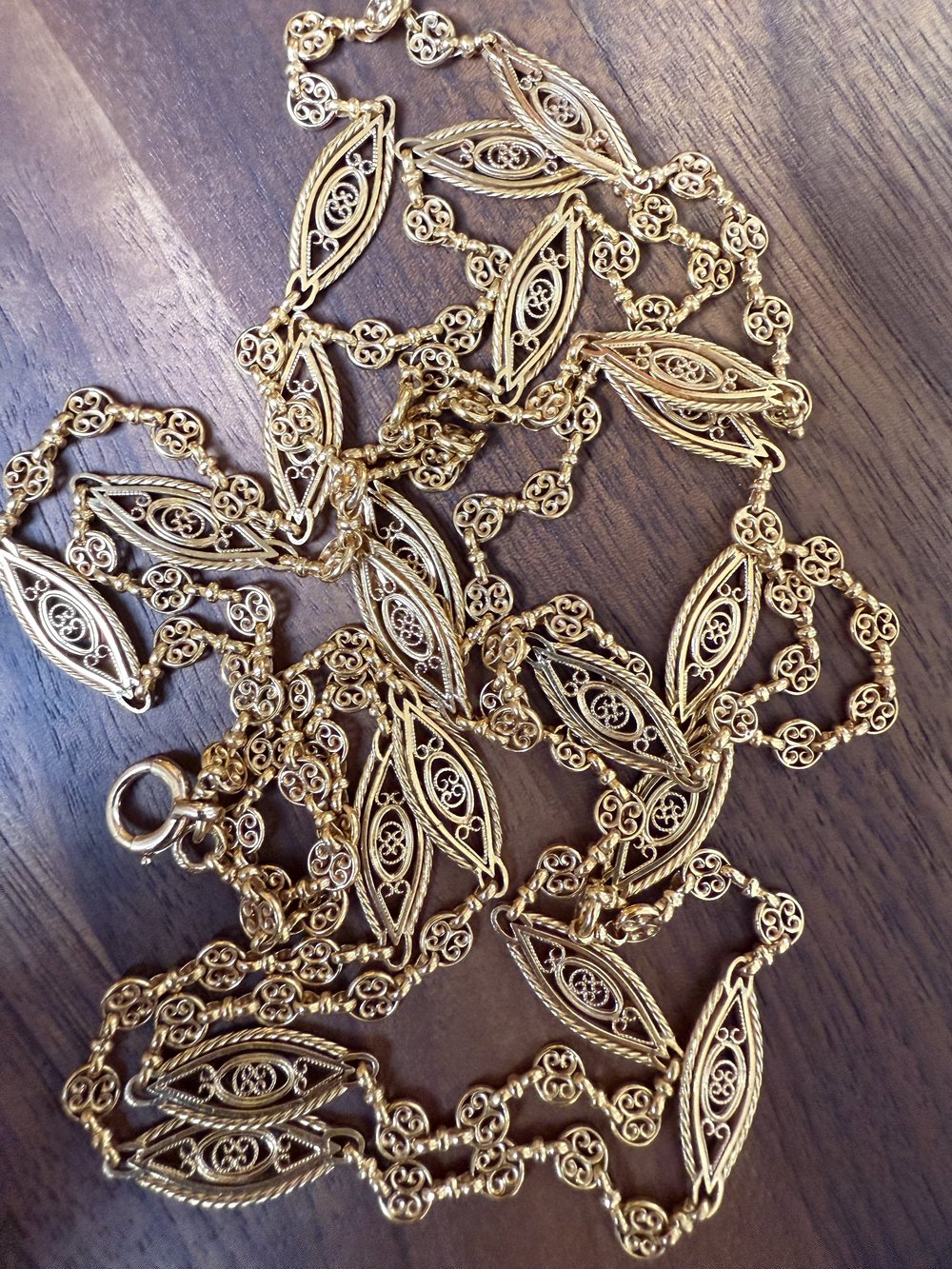 Lot De Bijoux Anciens Fantaisie – Colliers Vintage – Pièces Uniques Pour Collection
