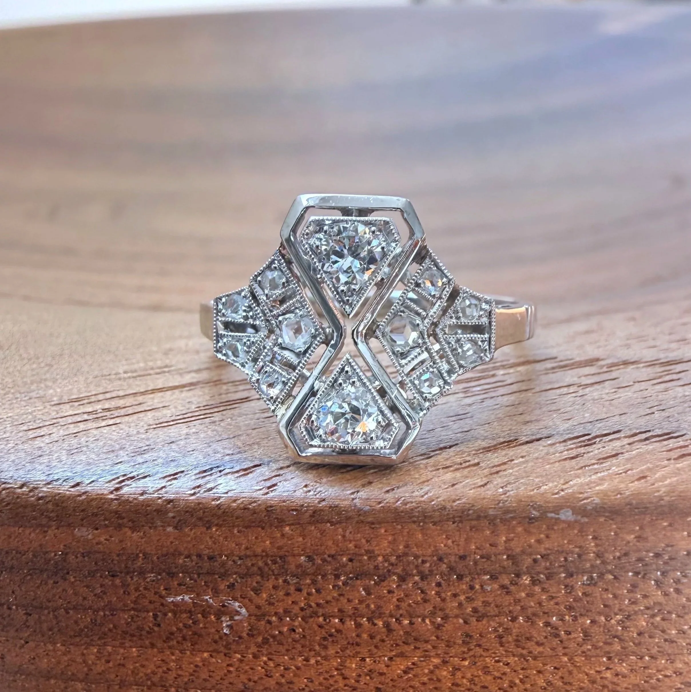 ADR3071-andaluze-bague-art-deco-diamants1.jpg