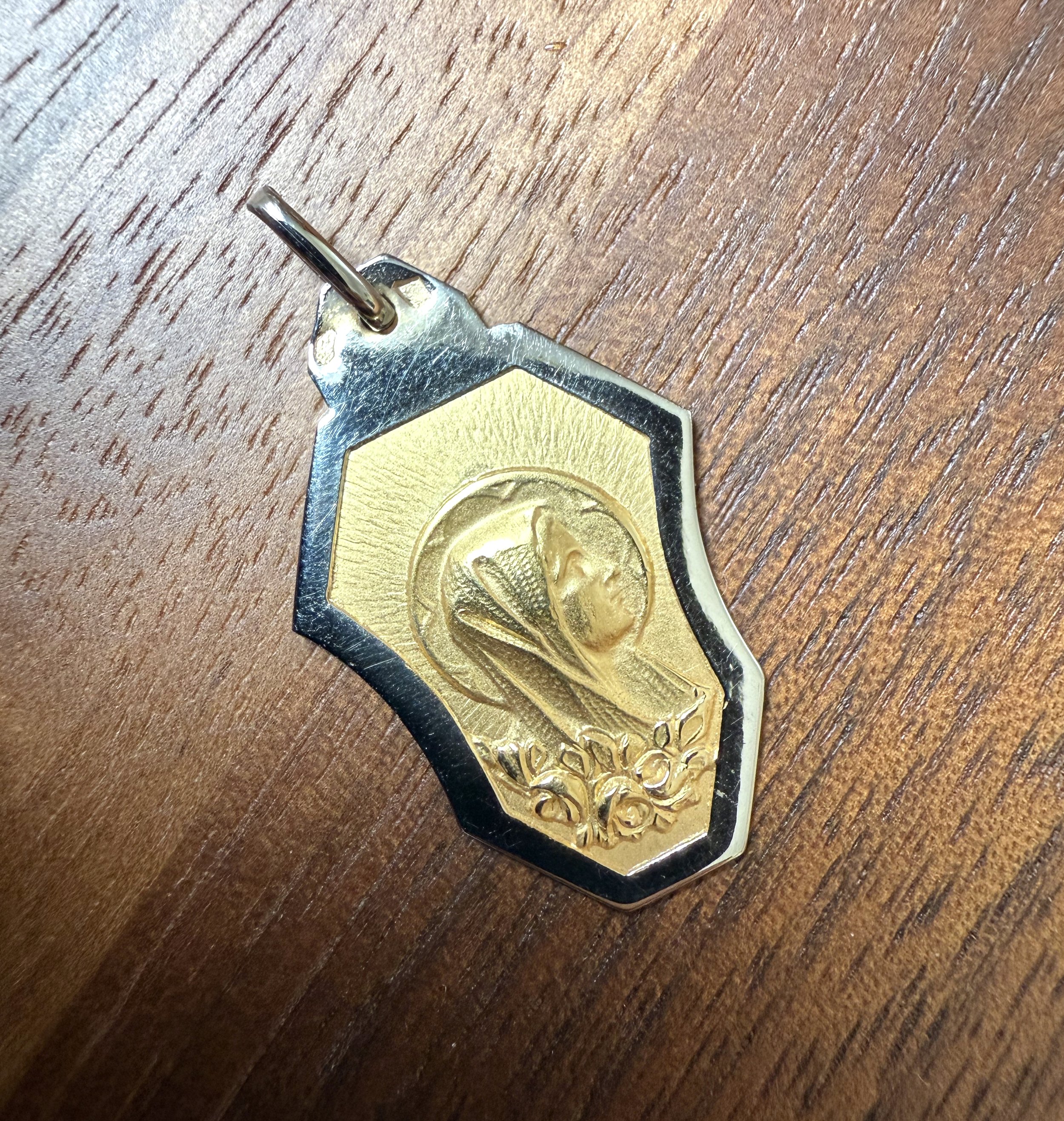 ADR2920-Medaille-ancienne-deux-ors-or-blanc-jaune-vierge-marie-virgin-religious1.jpeg