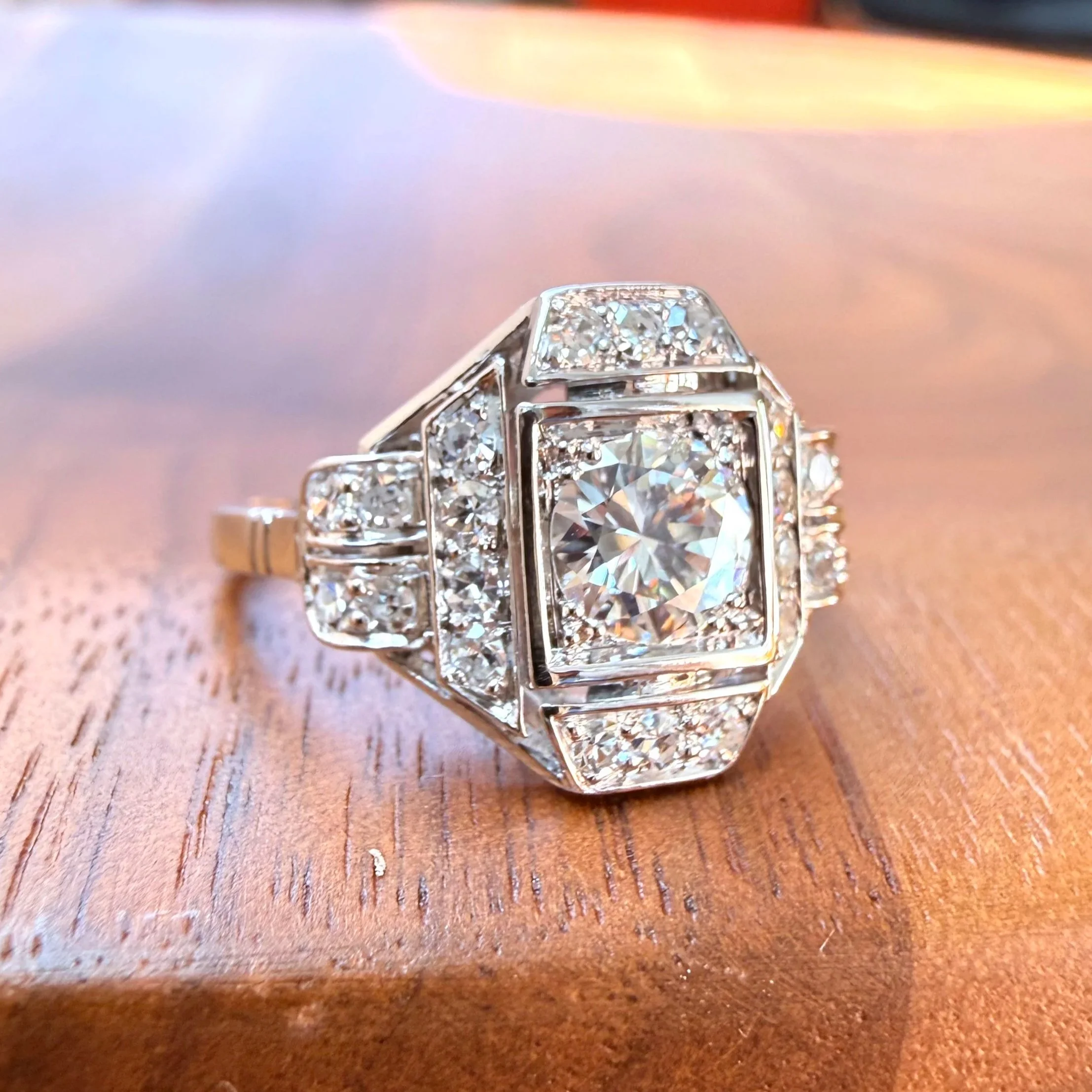 ADR3119-Bague-art-deco-ring-diamants-diamonds-rare-jewels-magnificent-estate-jewelry-heritage-french-louvre-france-frenchie-engagement-ring-top-ten-grandmother5.jpg