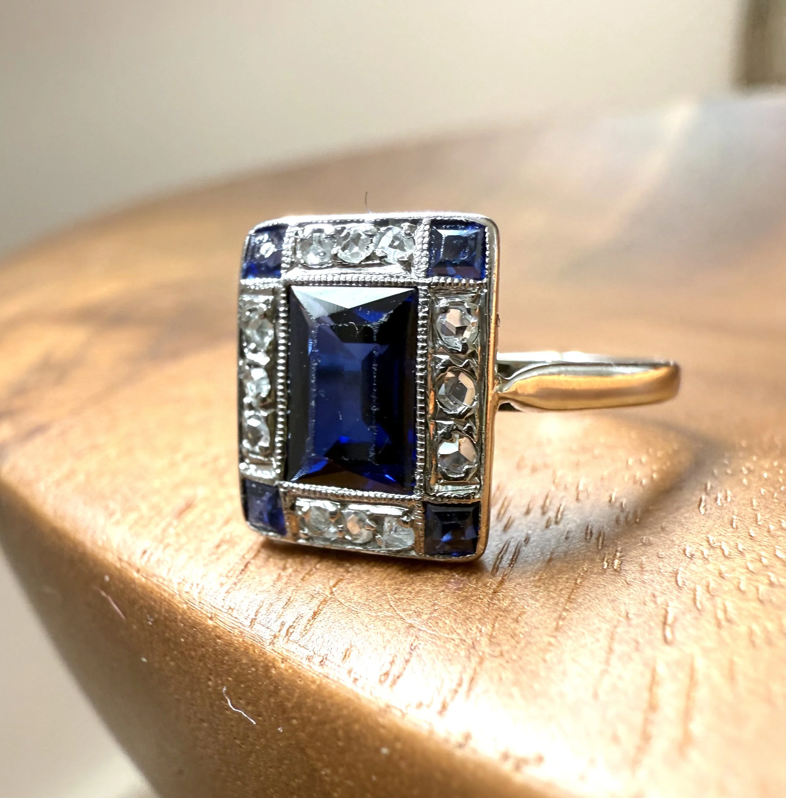 ADR2661-mignonette-bague-saphir-verneuil-art-deco-ancienne-vintage-bijoux-anciens5.jpeg
